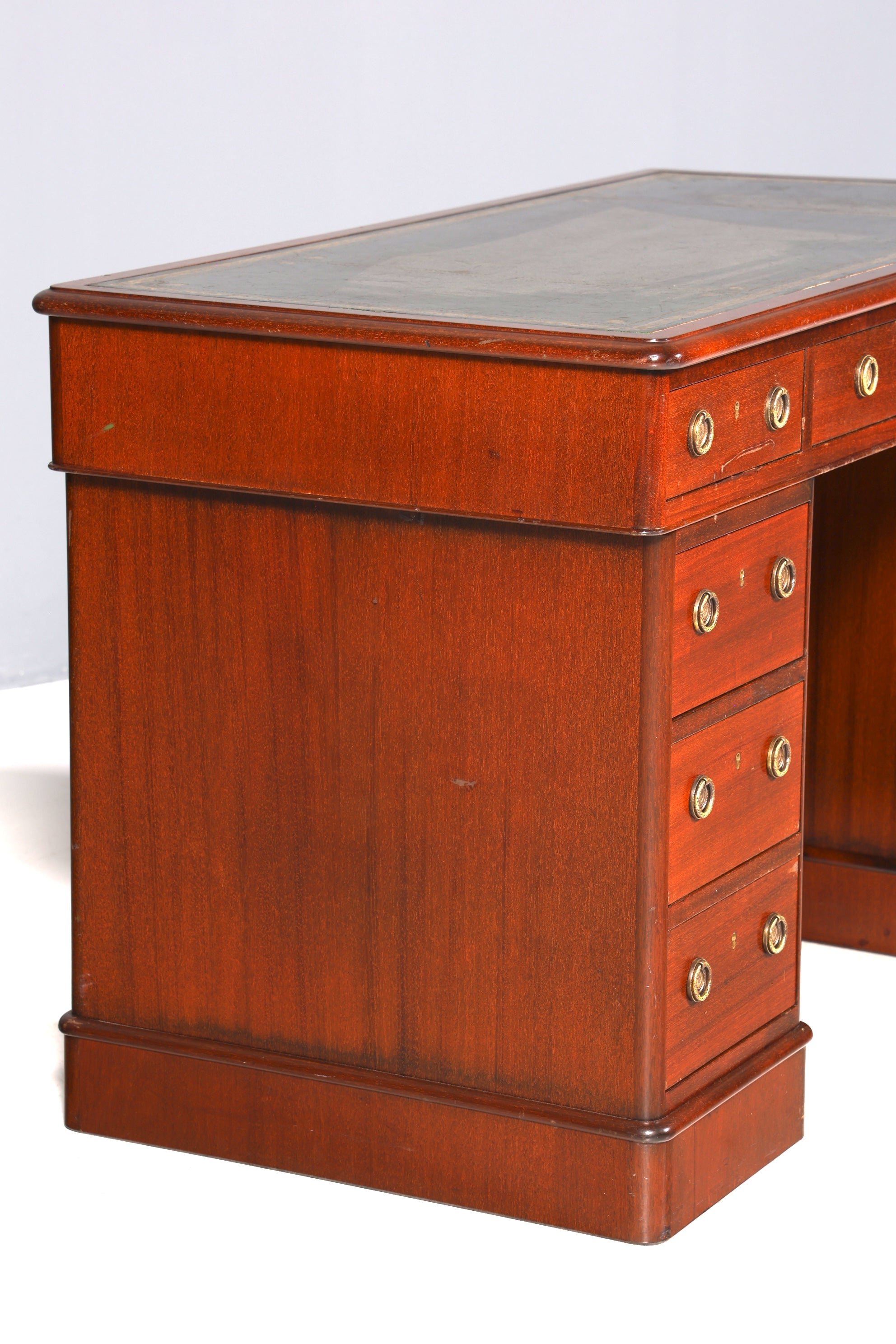 Dreamlike English desk with genuine leather top, antique style office desk