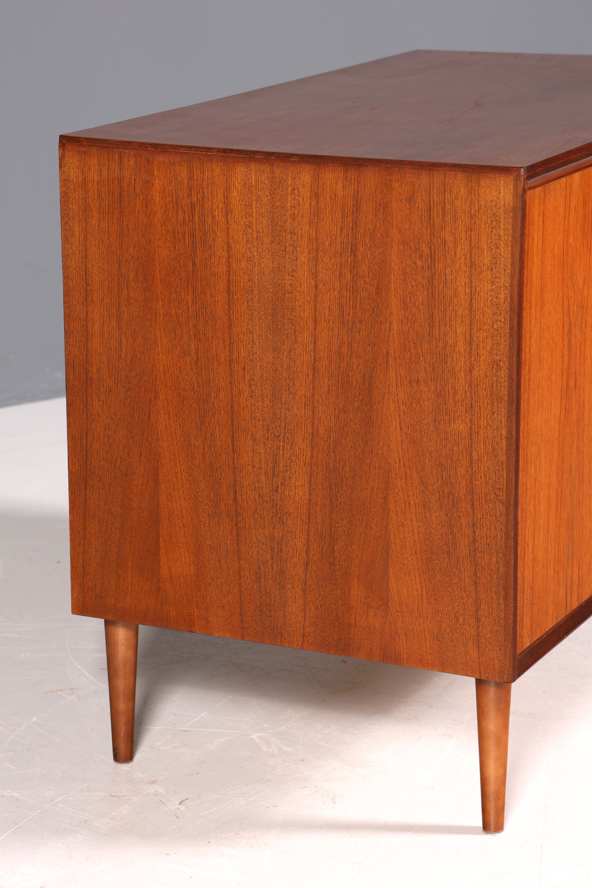 Wunderschöne Mid Century Kommode Vintage Schrank Retro Flur Kommode 60s Sideboard 1 von 2