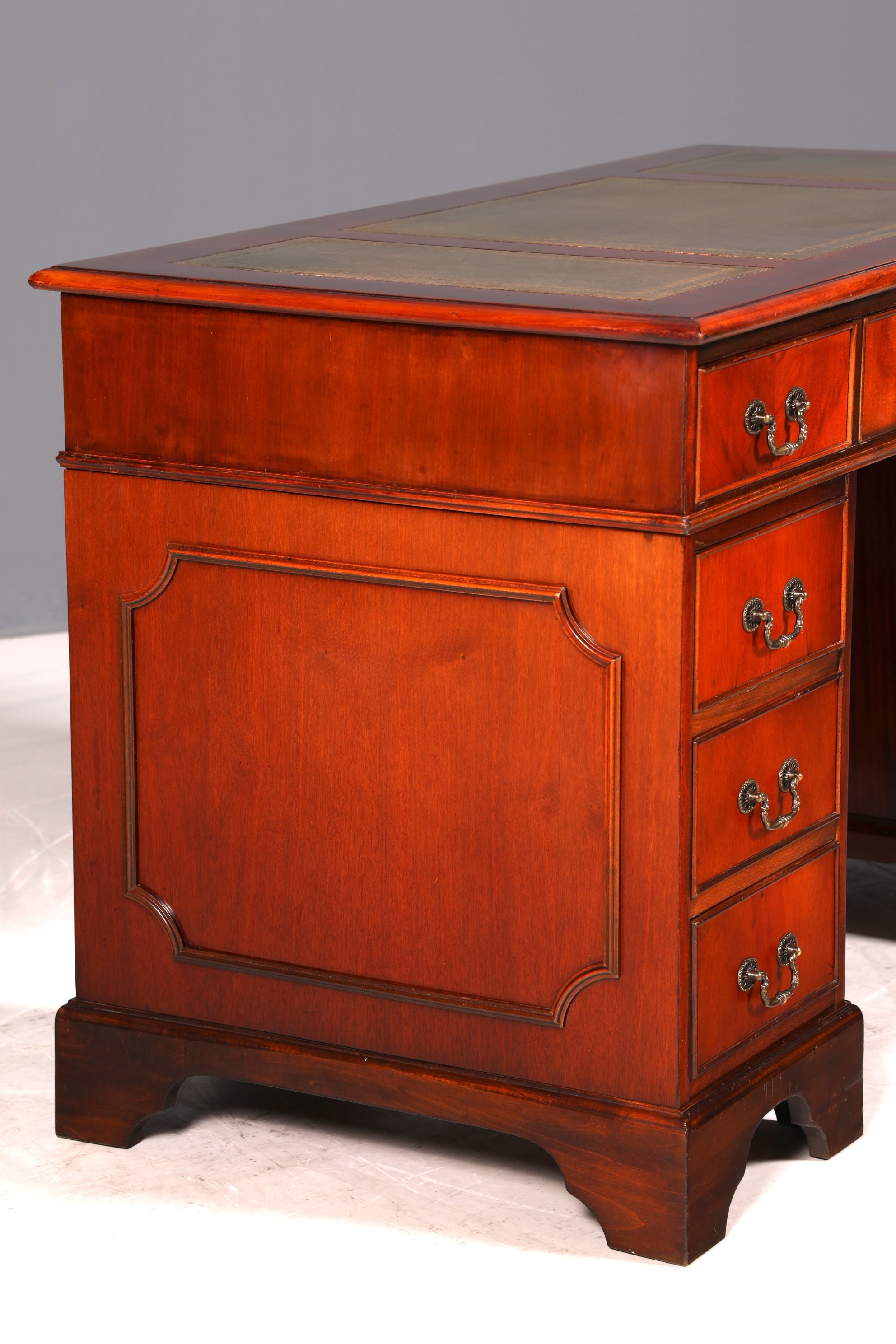 Wunderschöner Englischer Schreibtisch echt Lederauflage Bürotisch Antik Stil Office Desk