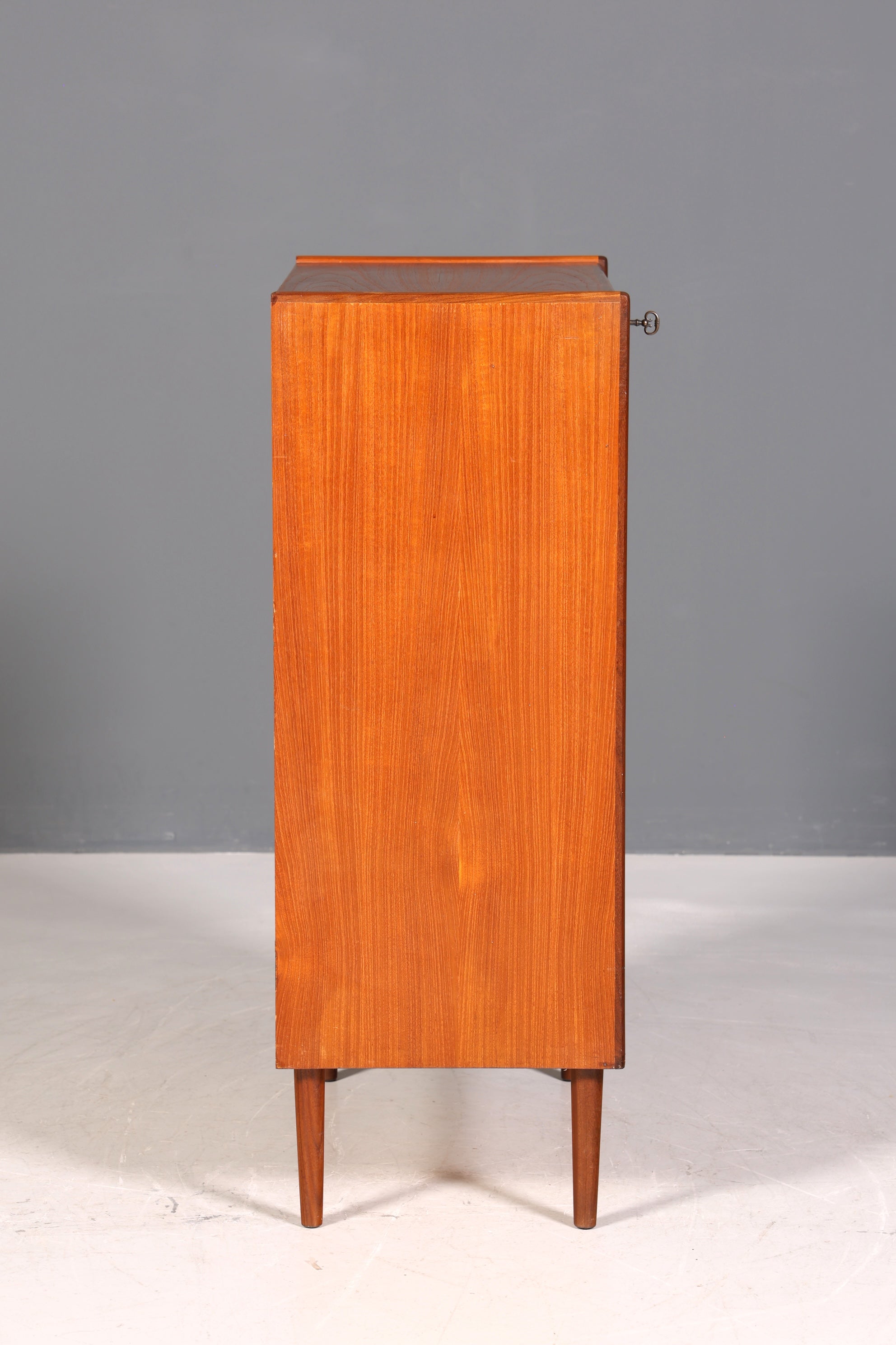 Beautiful mid-century retro teak wood chest of drawers, Danish design, 60s/70s style, cabinet, chest of drawers