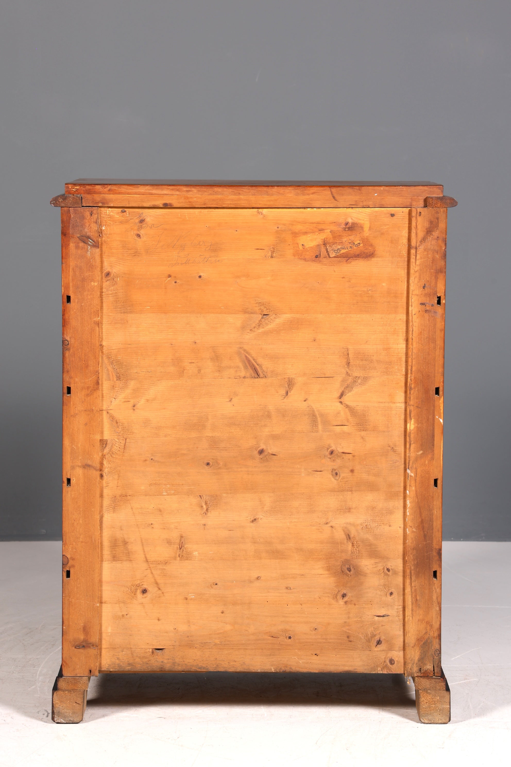 Beautiful Gründerzeit (late 19th-century) Louis Philippe chest of drawers, circa 1880