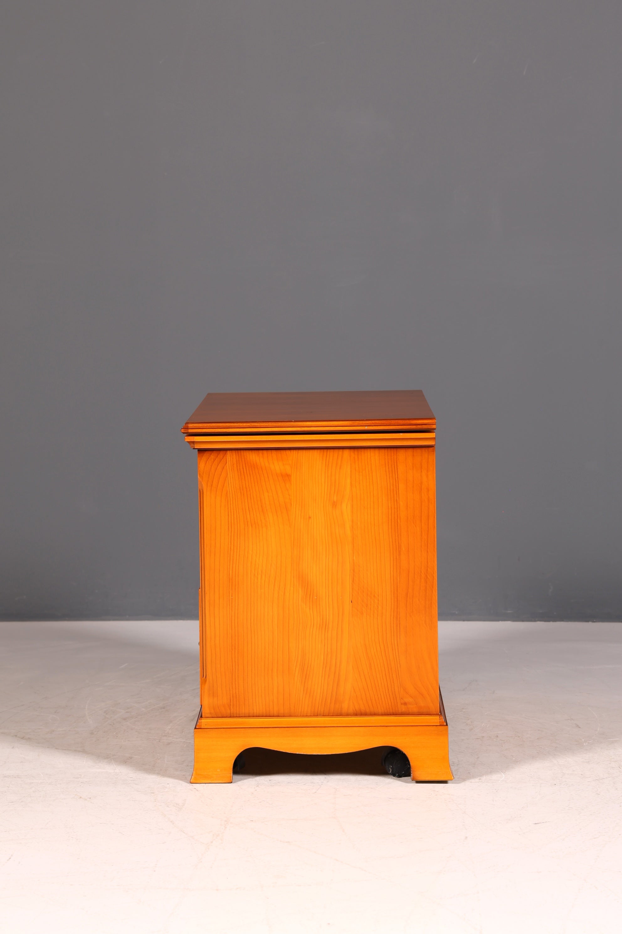 G022 Finish cm Traumhafte Englische Eibe Kommode echt Holz Schrank Antik 60er Jahre Möbel