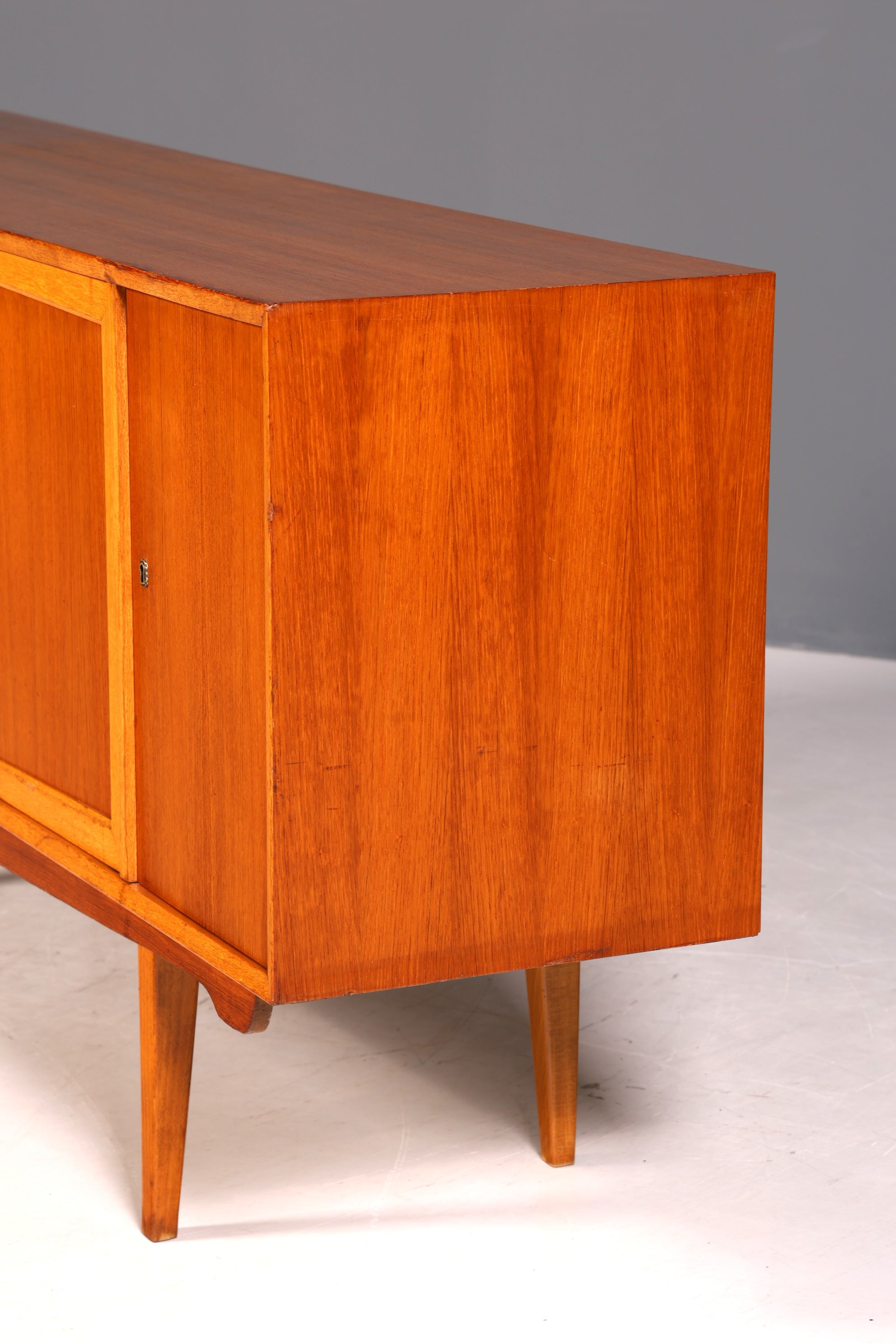 G330 Finish Wunderschönes Mid Century Sideboard Vintage TV Kommode 60s Schrank (Kopie)
