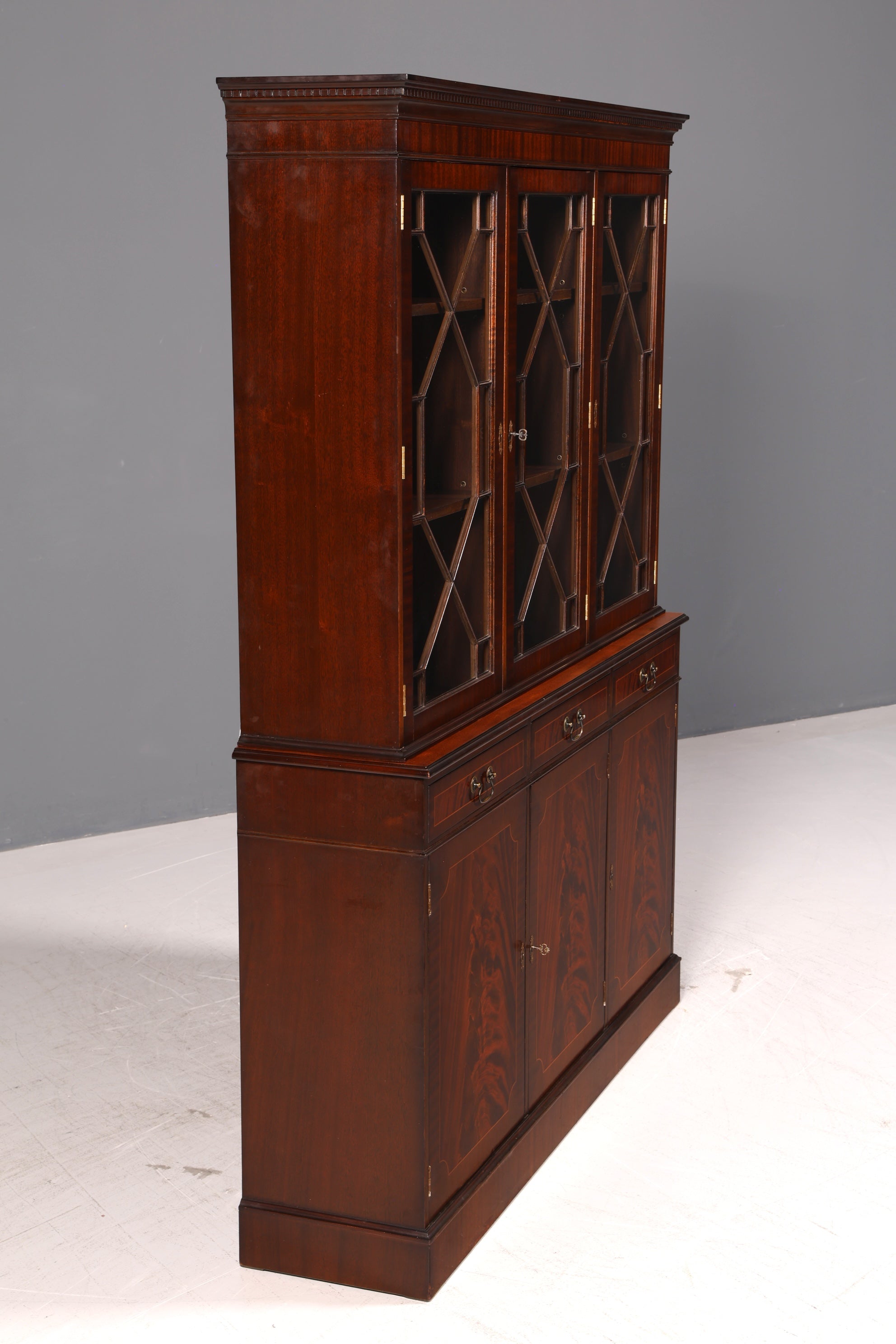 Wunderschöne Englische Vitrine Mahagoni Bibliothek Bücherschrank Buffet Schrank 60er Glasvitrine Vintage