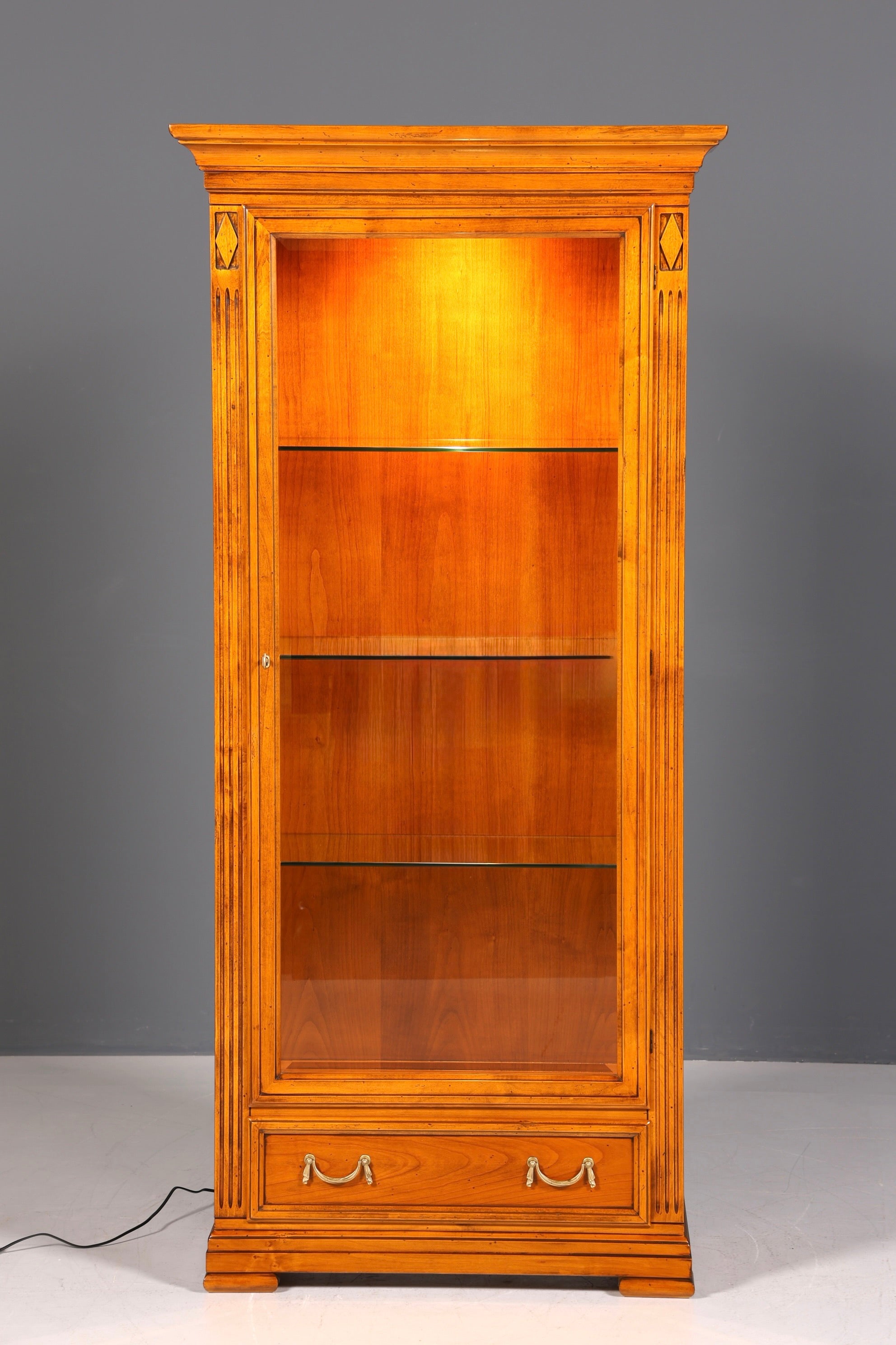 Traumhafte Original Selva Vitrine Antik Stil massiv Holz Buffet Villa Borghese Schrank Regal