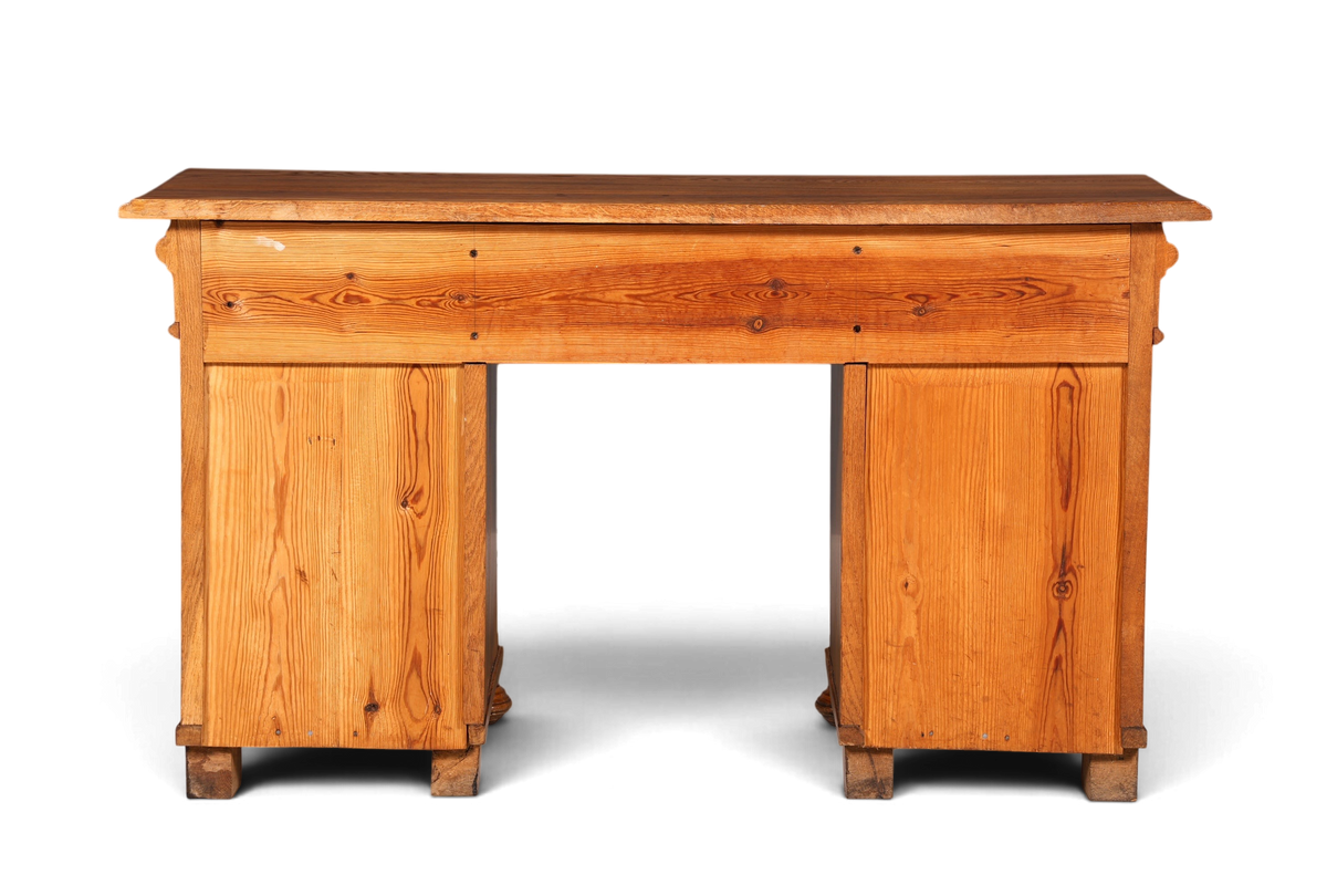 Hauptstadt Möblerei Gründerzeit Schreibtisch aus massivem Holz mit markanter Maserung im Jugendstil Design