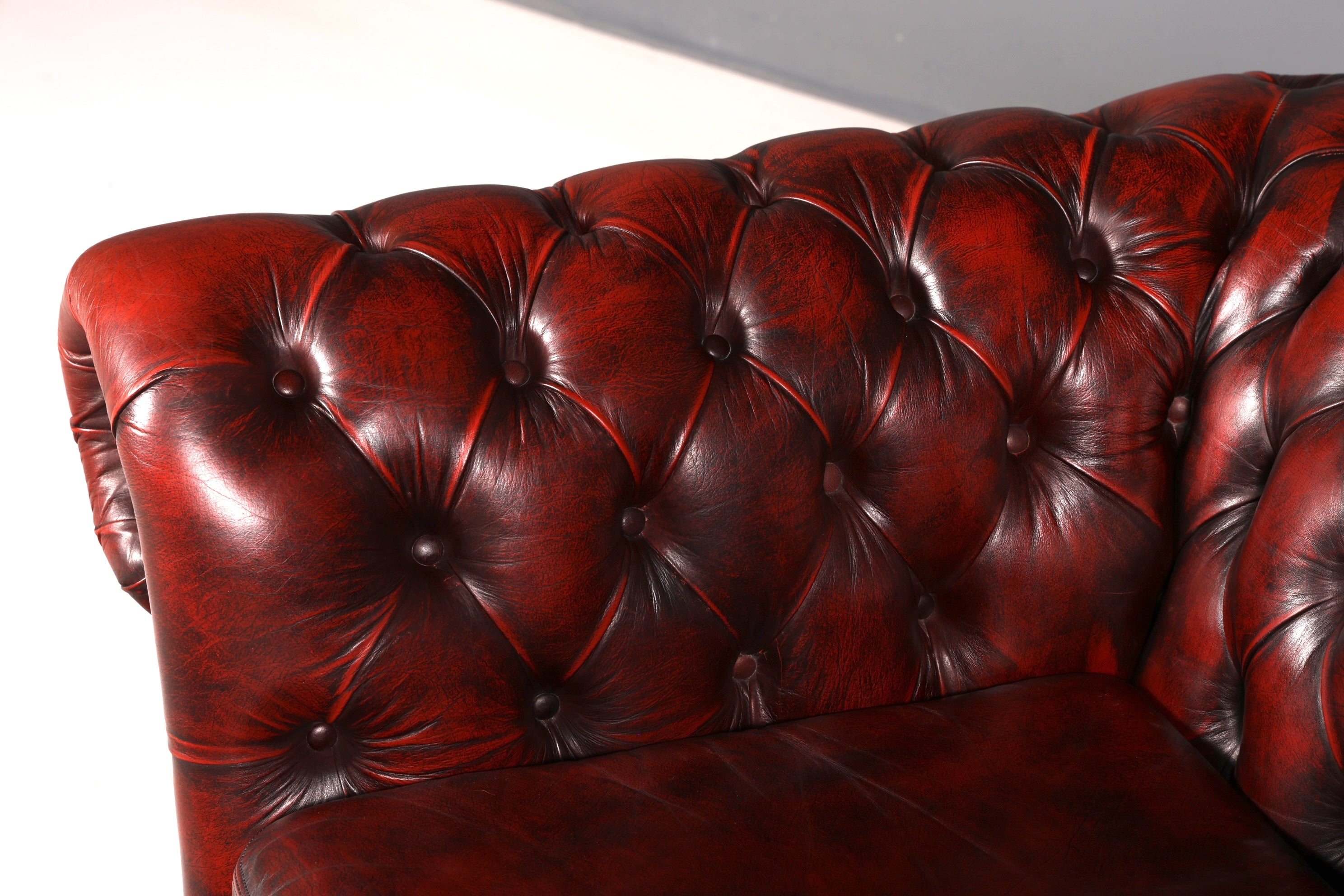 Stijlvolle originele Chesterfield fauteuil oxblood echt leer Engelse armstoel herenfauteuil antieke leren fauteuil