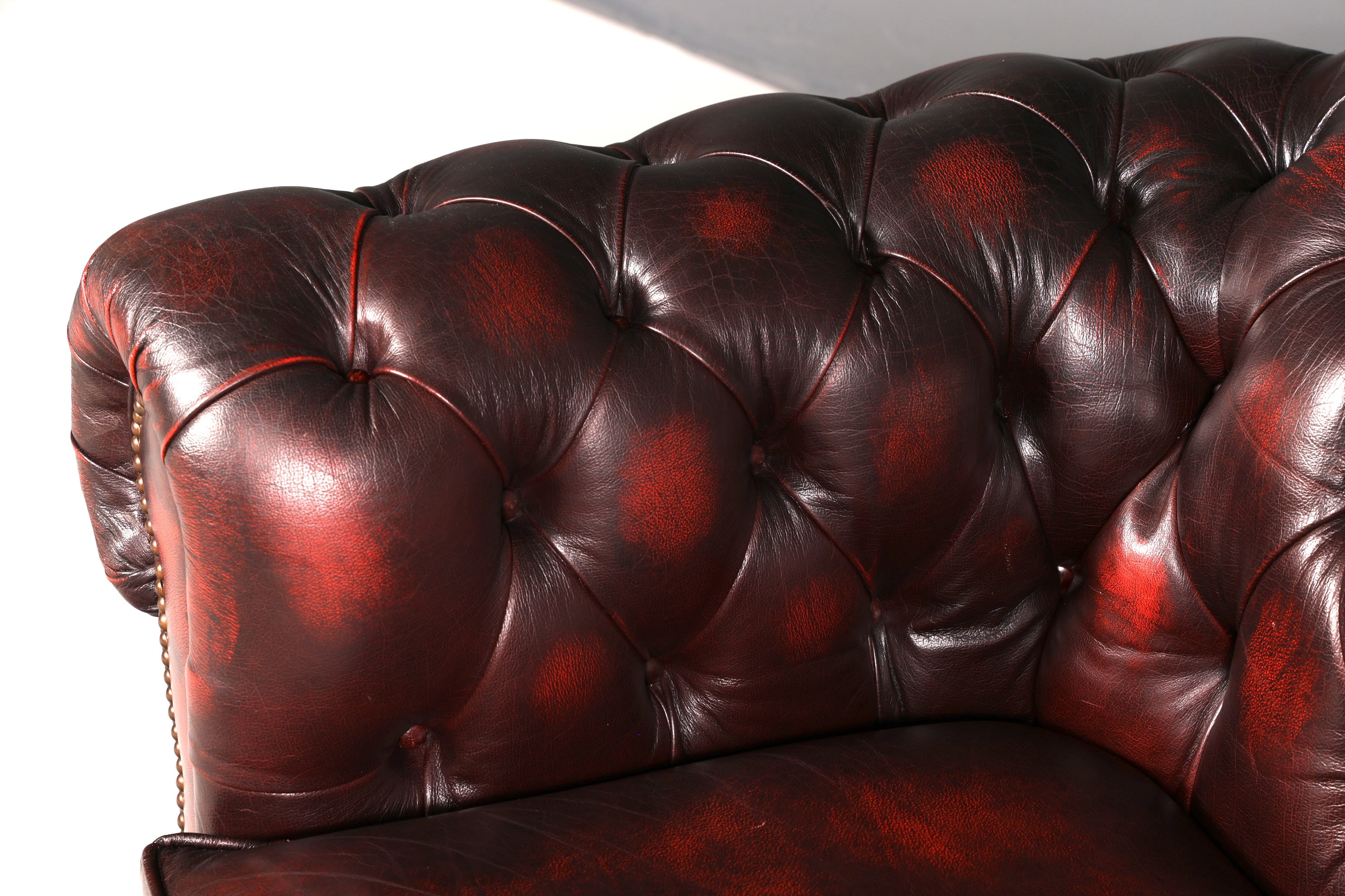 Wunderschönes Original Chesterfield Sofa 3- Sitzer echt Leder Oxblood Couch Englisch