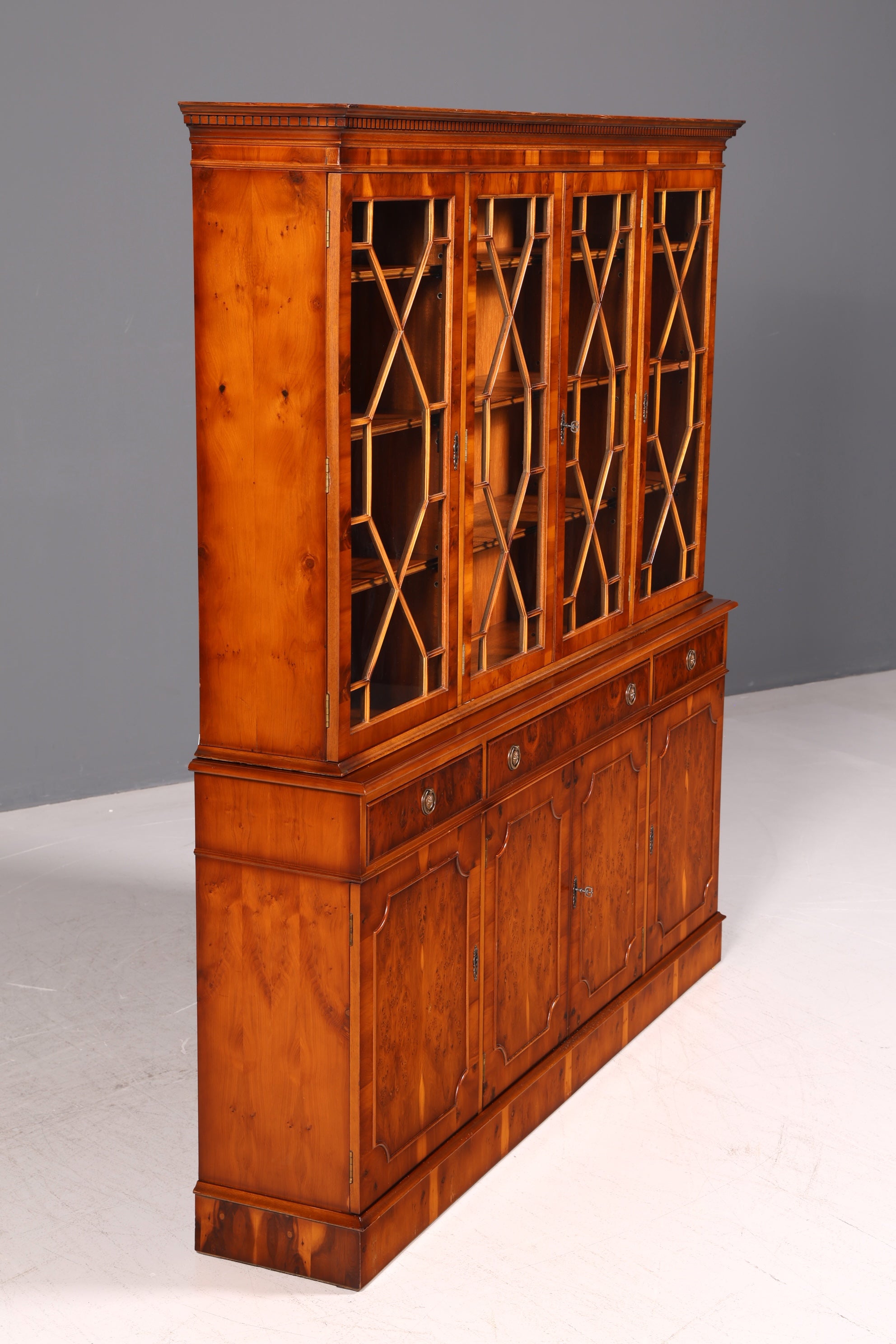 Wunderschöne Englische Vitrine Bücherschrank Buffet Englisch Glasvitrine Bibliothek Vitrinenschrank