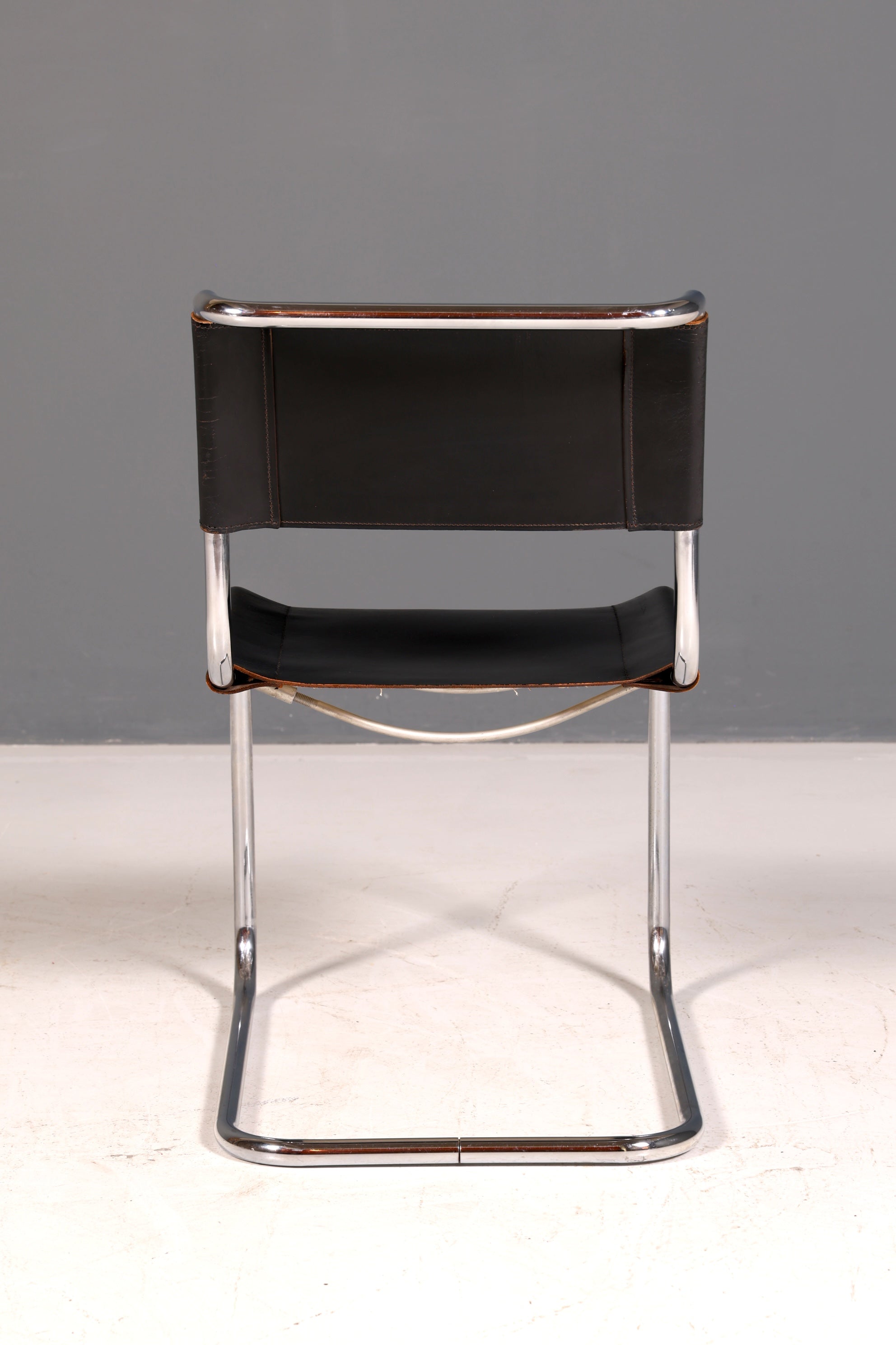 Edler Original Thonet Freischwinger Stuhl Chrom Leder Schwarz Bauhaus Designklassiker Vintage Kragstuhl Esszimmer Stuhl Vintage 1 von 2