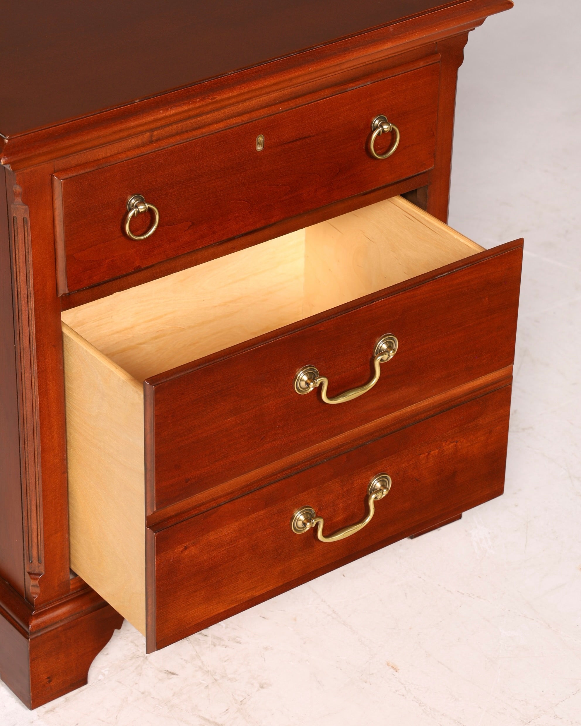 Edle Drexel Heritage Kommode Antik Stil Nachttisch USA Schubladenkommode 2 von 2