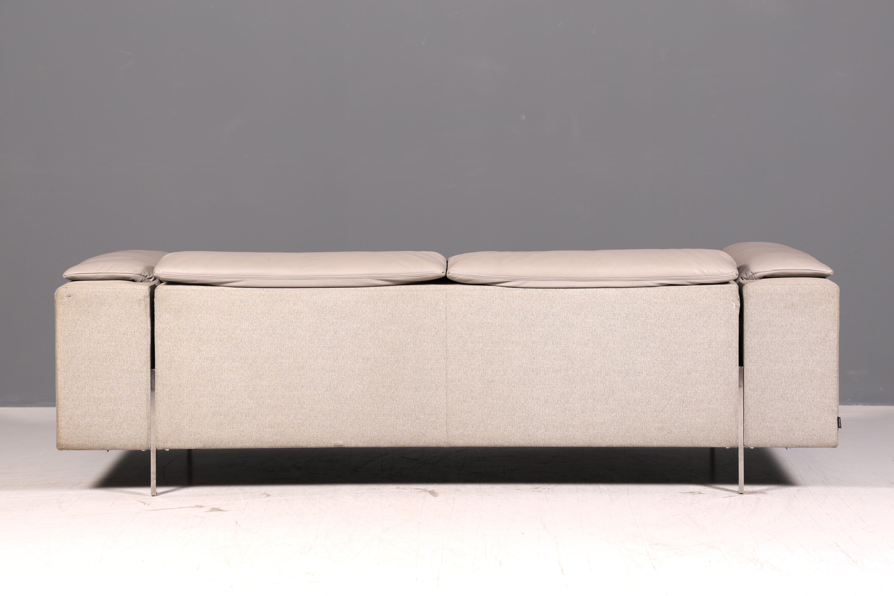 Wunderschönes Sofa der Marke Ligne Roset Grau Echtleder & Stoff Couch Designer Sofa Wohnzimmer