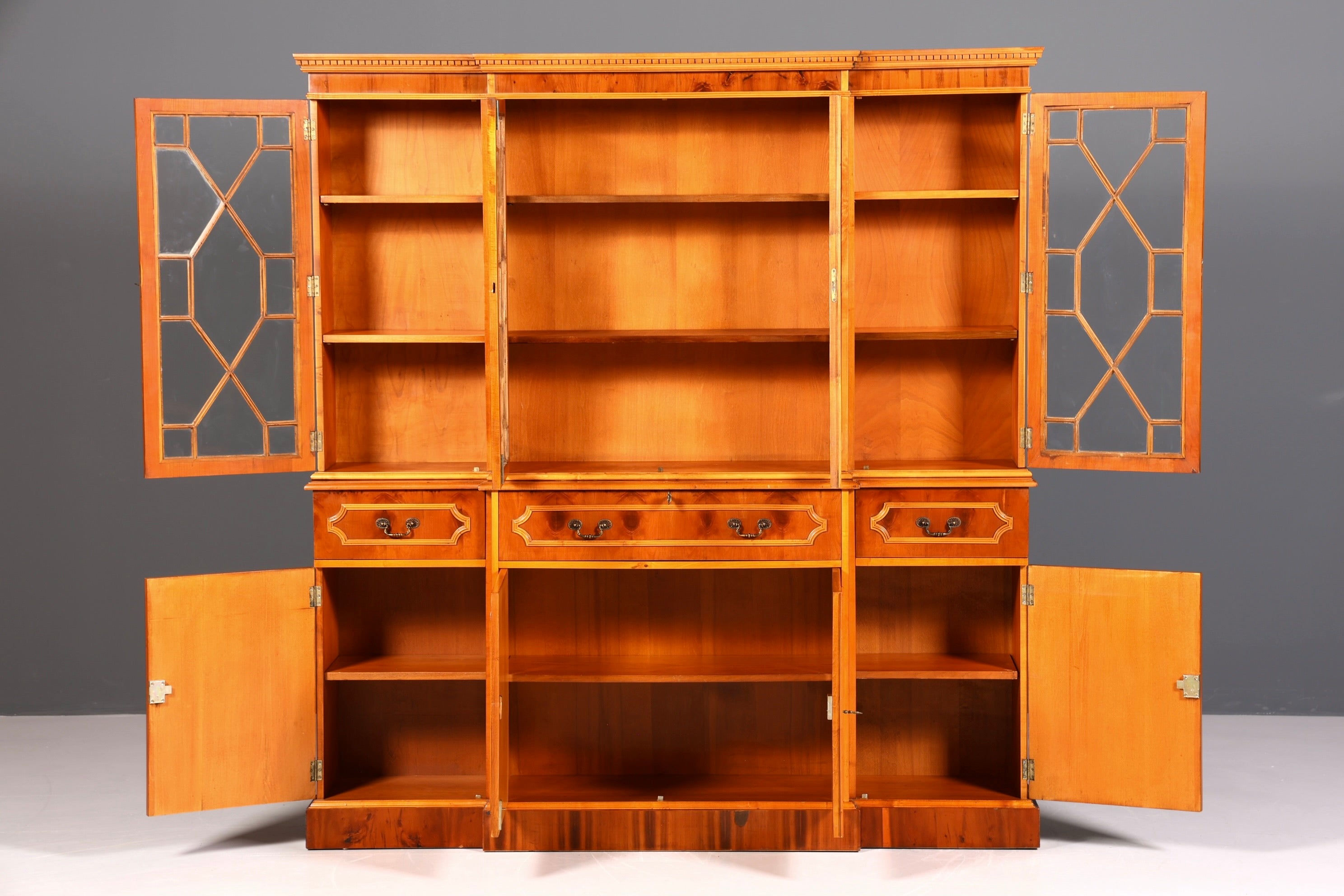 Dreamlike English display cabinet, bookcase, buffet, antique style, English yew, glass display case, library