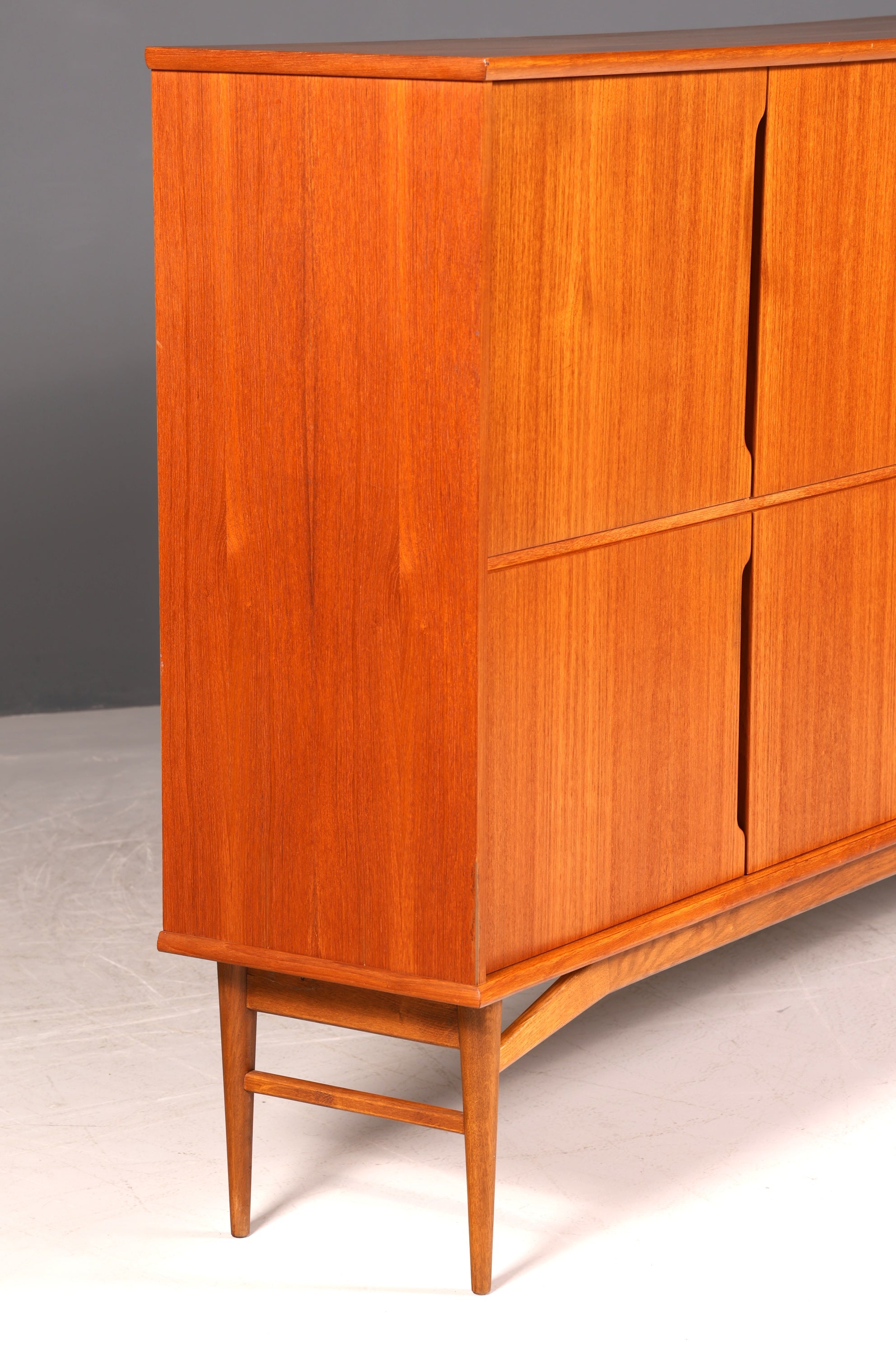 G046 Finish Wunderschönes Mid Century Highboard echt Holz Schrank Büro Kommode 60er Jahre