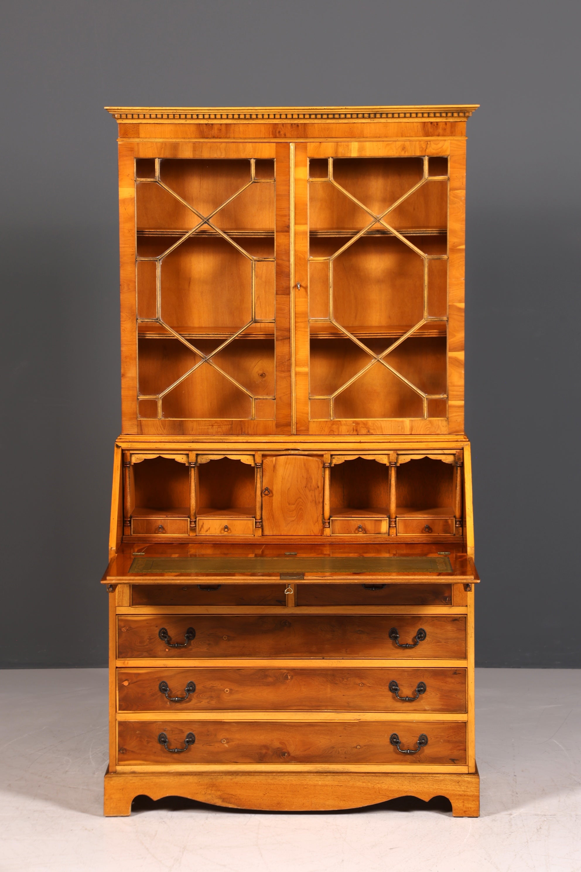 G011 Finish cm, Stilvoller Englischer Sekretär Büro Aufsatzsekretär Eibe Antik Stil Vitrinen Schrank UK