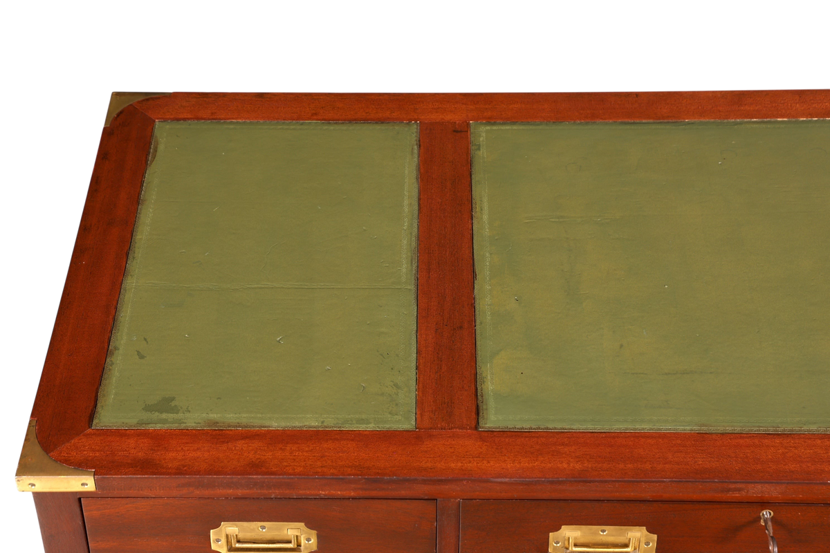 F945 Finish Edler Maritimer Schreibtisch Englischer Military Chest Bürotisch Office Table mit echt Lederauflage