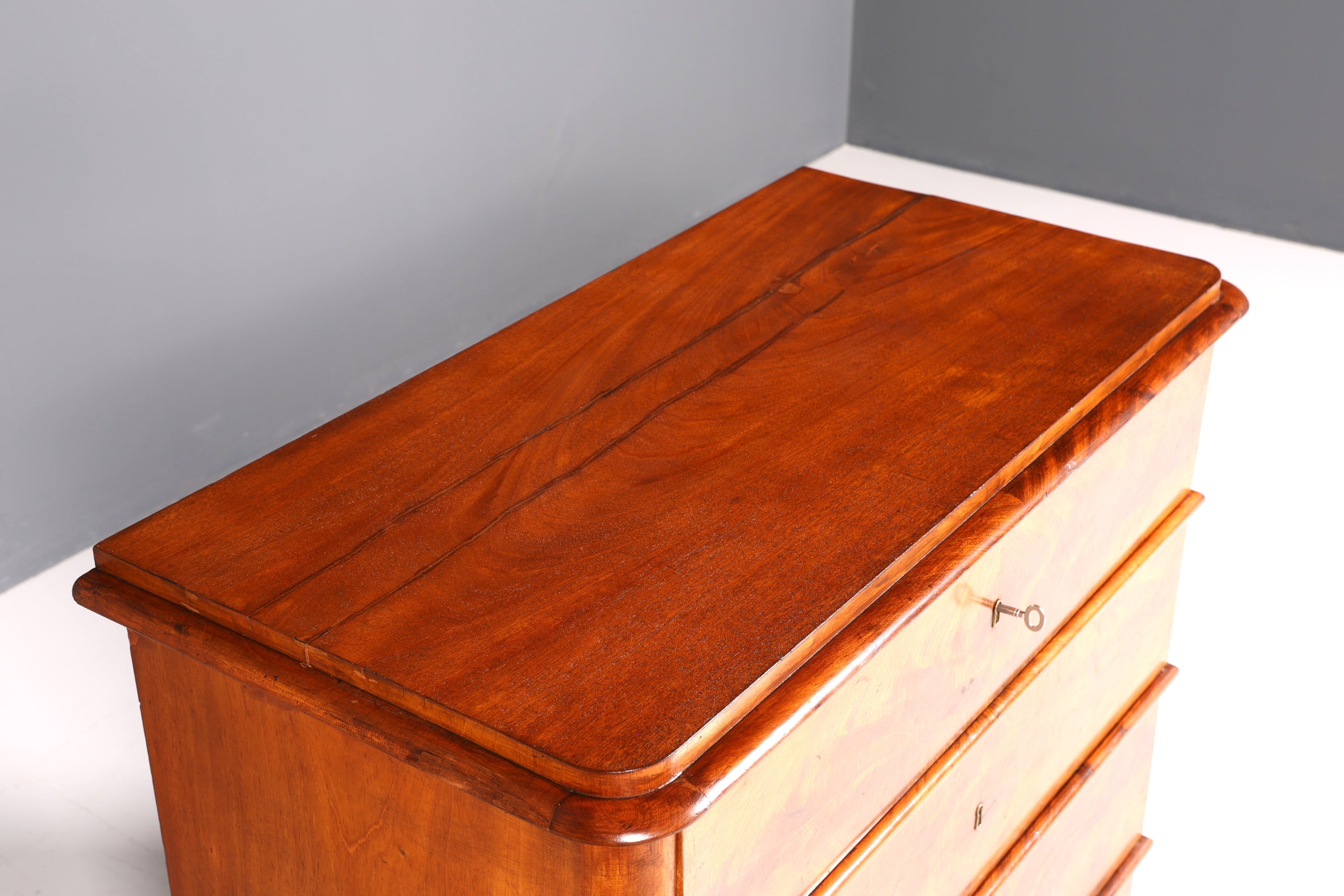 Dreamlike Biedermeier Louis Philippe antique chest of drawers, linen chest