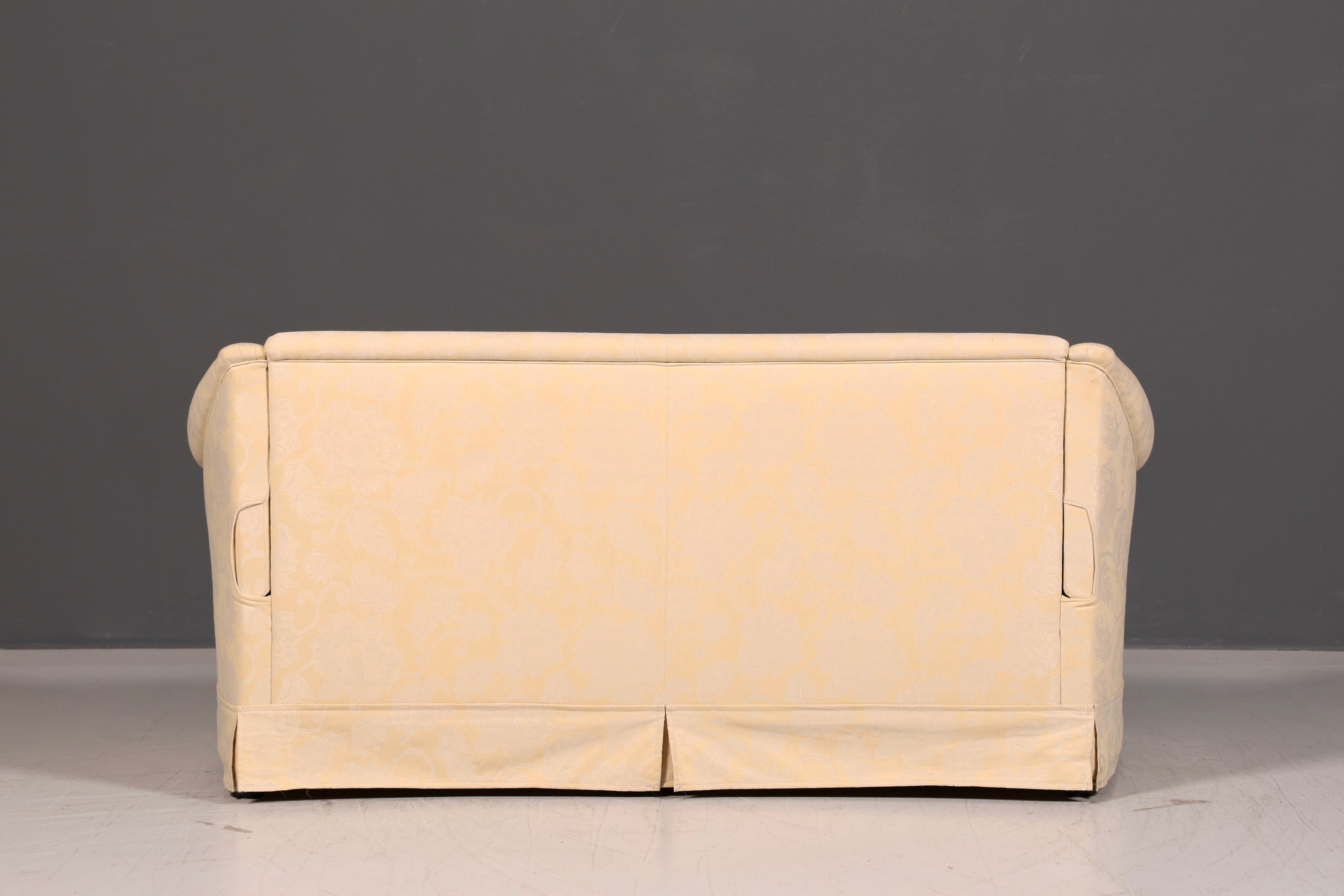 Wunderschönes Landhaus Sofa mit Hocker Englischer Stil Creme 2-Sitzer Couch Stoff Polstersofa Landhausstil Zweisitzer