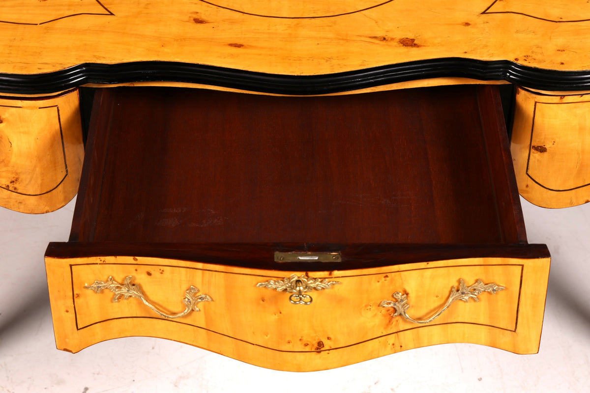 Prachtig bureau in Louis-XV-stijl, Franse kantoortafel in antieke stijl, massief houten bureau