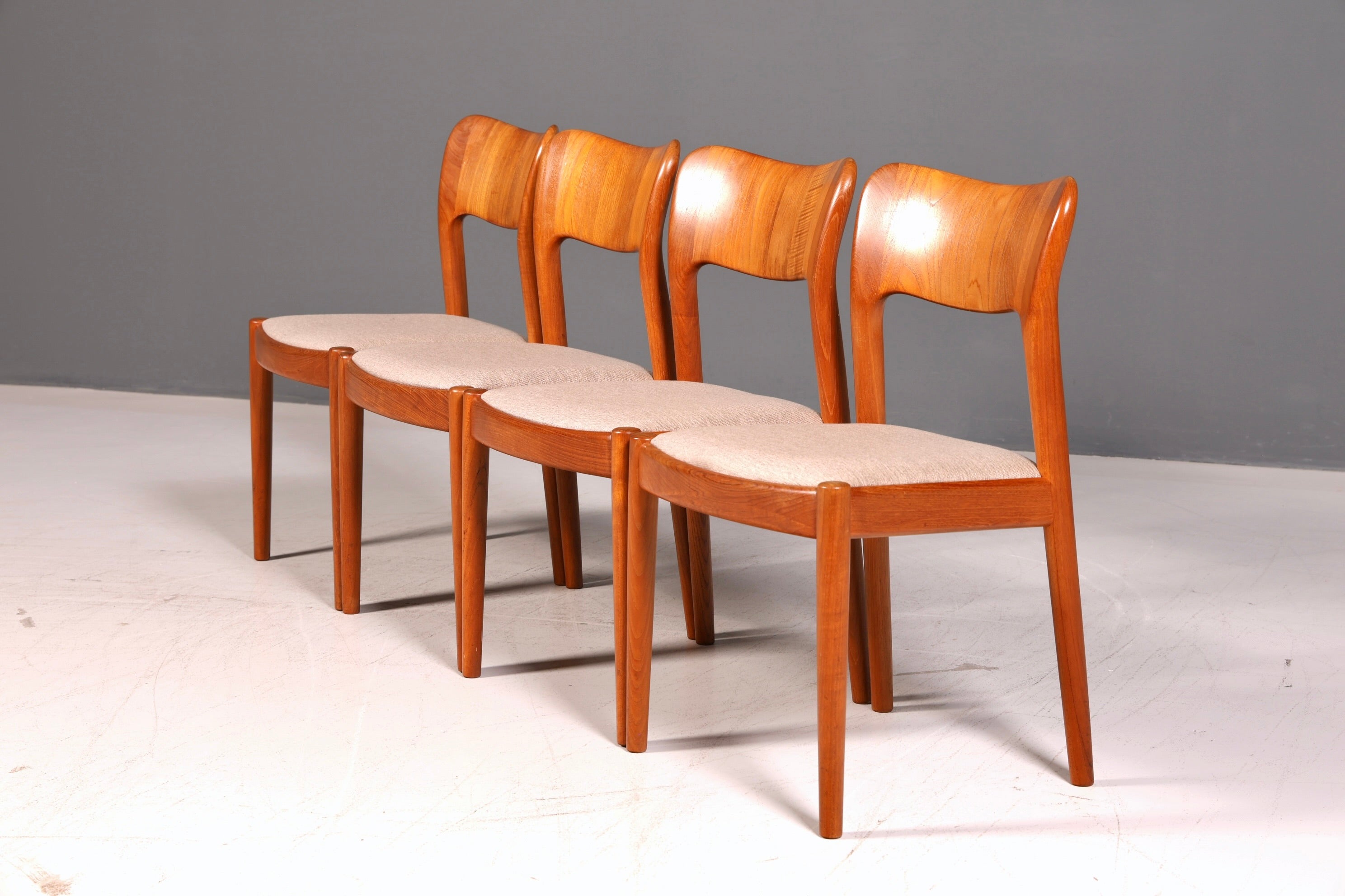 4x Edle Mid Century Stühle der Marke Niels Koefoed Koefoeds Hornslet Modell 177 Teak Stuhlset Danish Design Esszimmerstühle Küchenstühle