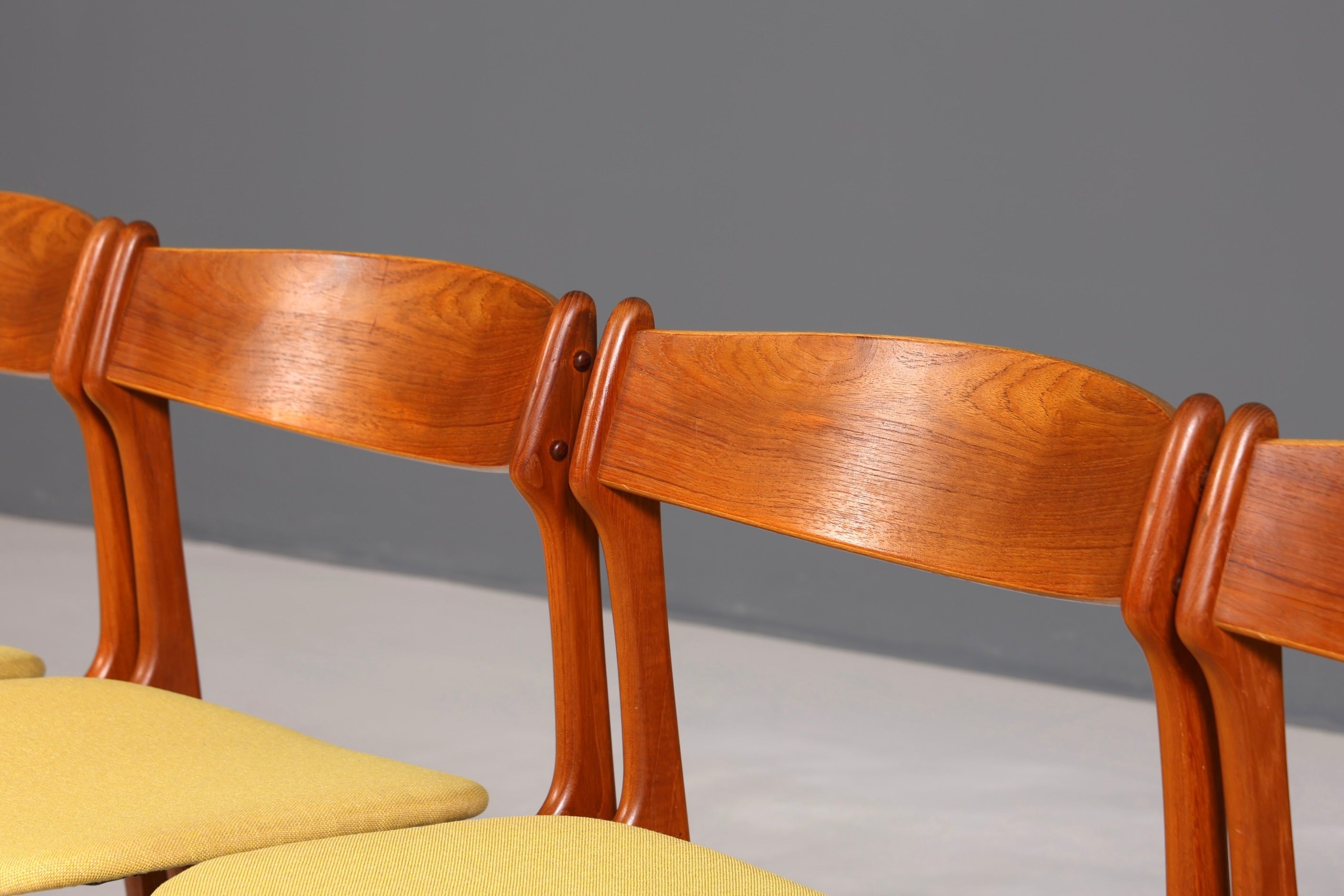 4x Original Erik Buch Stühle von Oddense Maskinsnedkeri A-S Mid Century Danish Design Teak Holz Esszimmer Stühle Küchenstühle