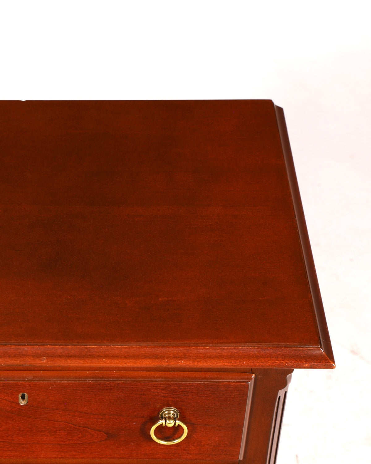 Elegant Drexel Heritage dresser in antique style, bedside table, USA chest of drawers 1 of 2