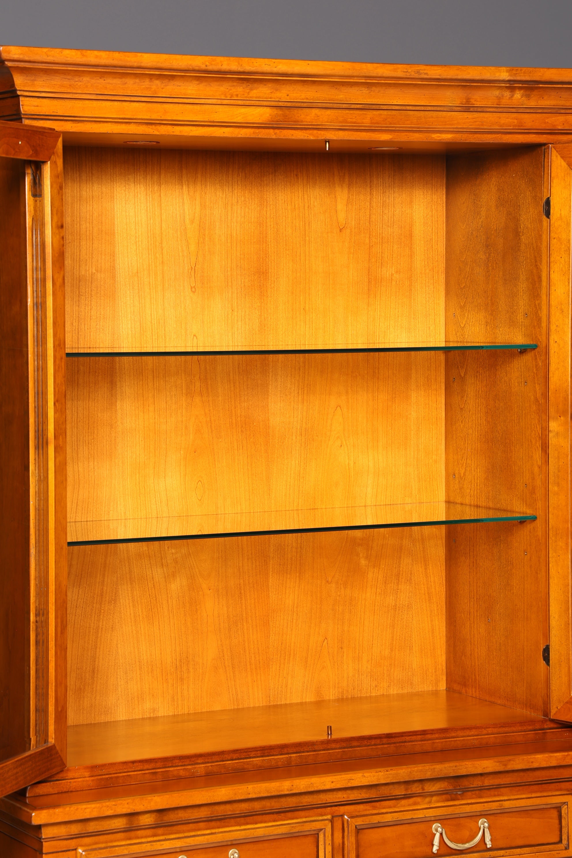Wunderschöne Original Selva Vitrine Villa Borghese massiv Holz Buffet Schrank Bibliothek