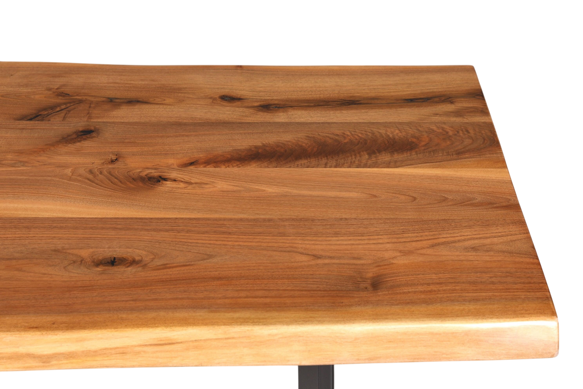 Beeindruckender Nussbaum Tisch 160cm-90cm Esszimmer Tisch Baumkanten Platte massiv Holz Küchentisch