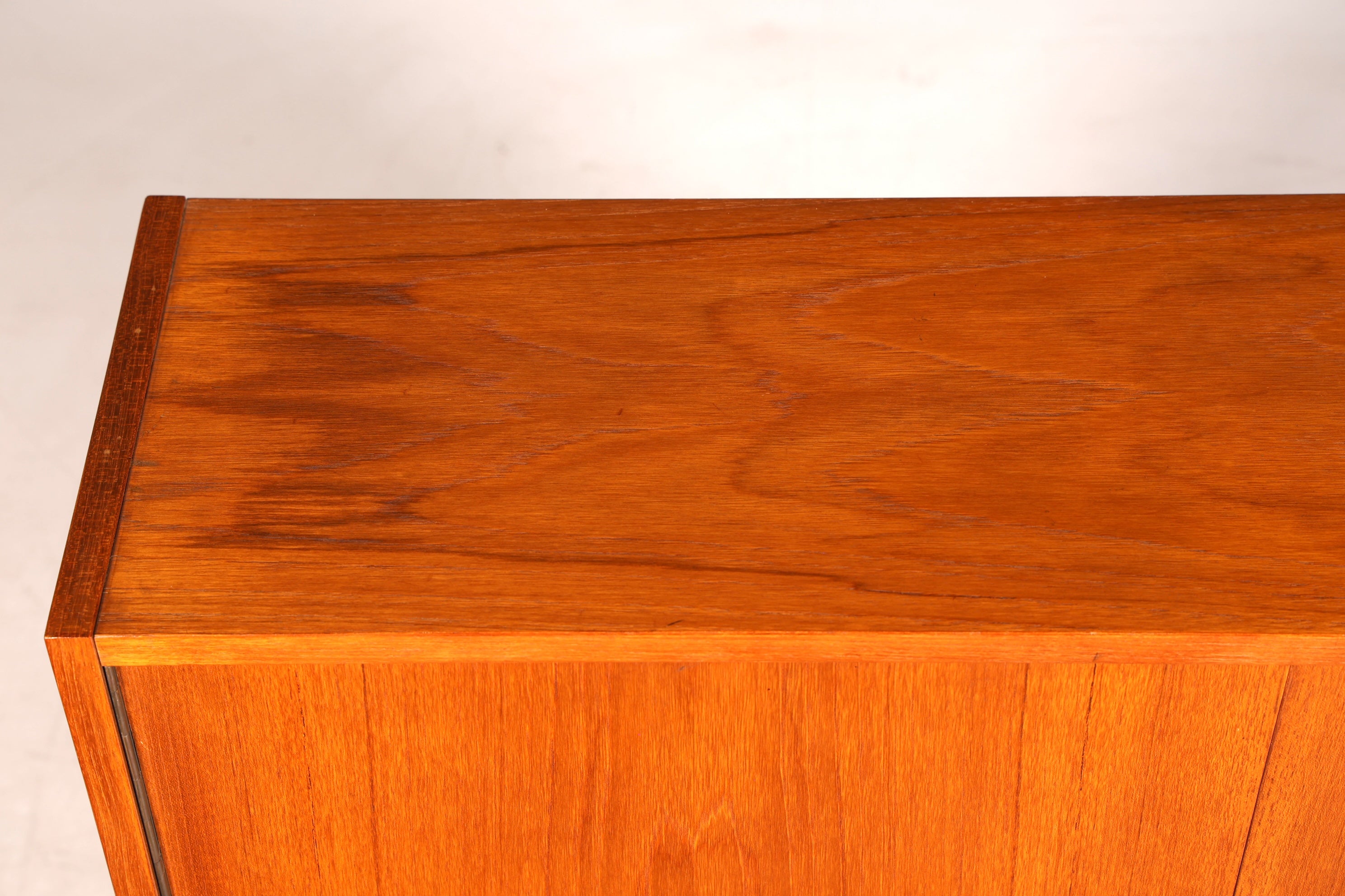 !!! Wunderschöner Hellerau Schrank Mid Century Highboard Vintage Vertiko Nussbaum Kleiderschrank