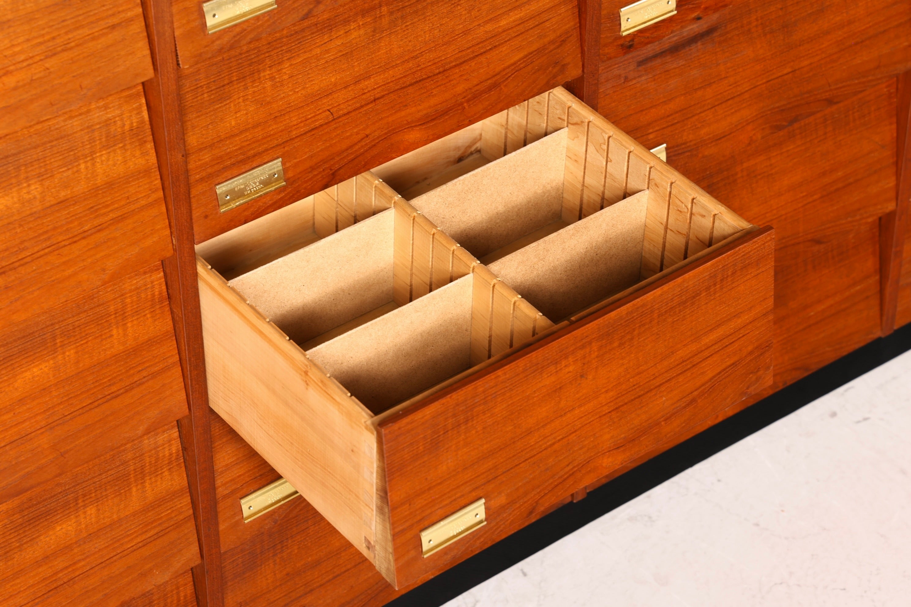 G112 Finish Wunderschöne Mid Century Kommode Vintage Bauhaus Apotheker Schrank Retro Schubladenkommode