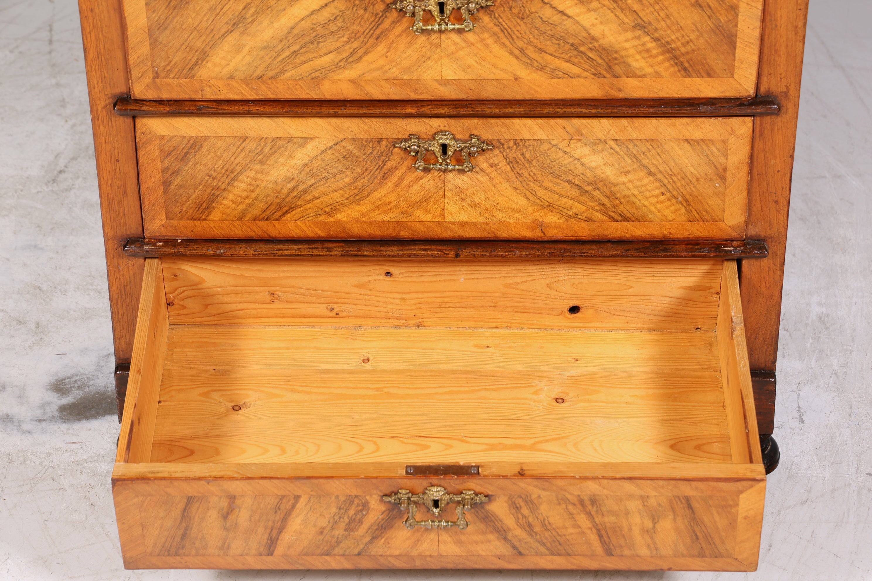 Stilvolle Gründerzeit Kommode um 1890 Jugendstil Vertiko Antik Chiffoniere Wäschekommode