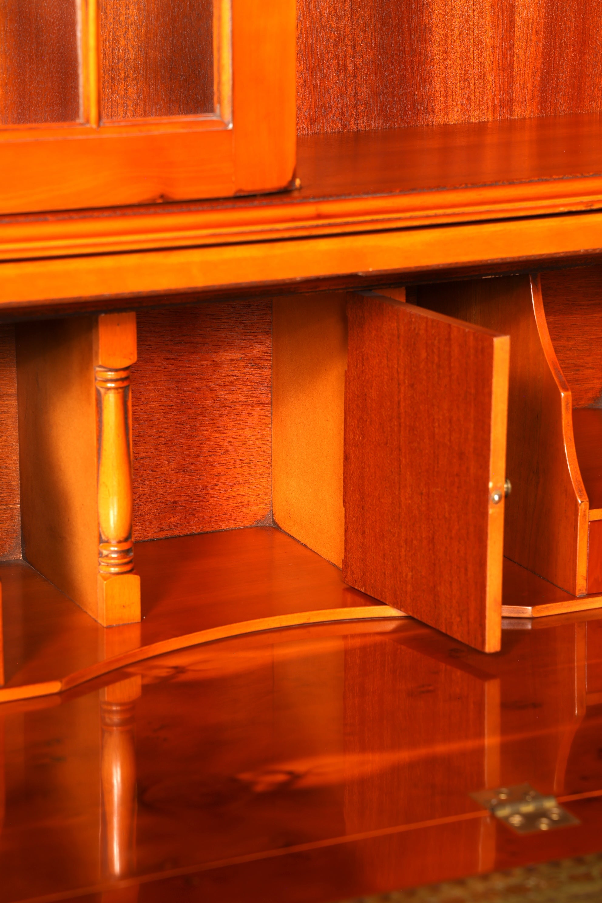 Stylish English secretary desk, office desk, yew wood, antique style, genuine leather top, display cabinet, UK