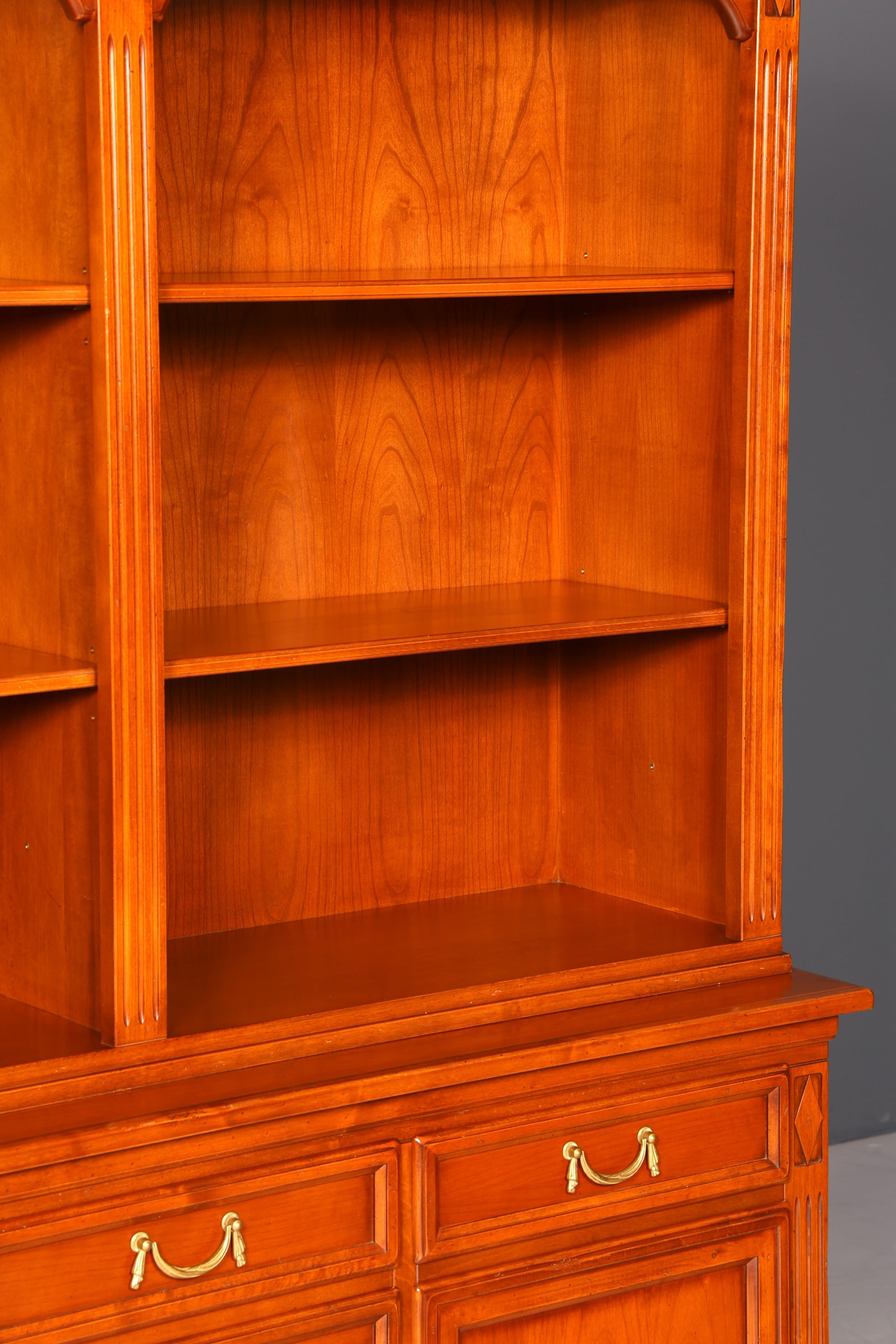 G144 Finish cm SELVA Wunderschönes Englisches Bücherregal Eibe Antik Regal Bookshelf Buchablage 60s