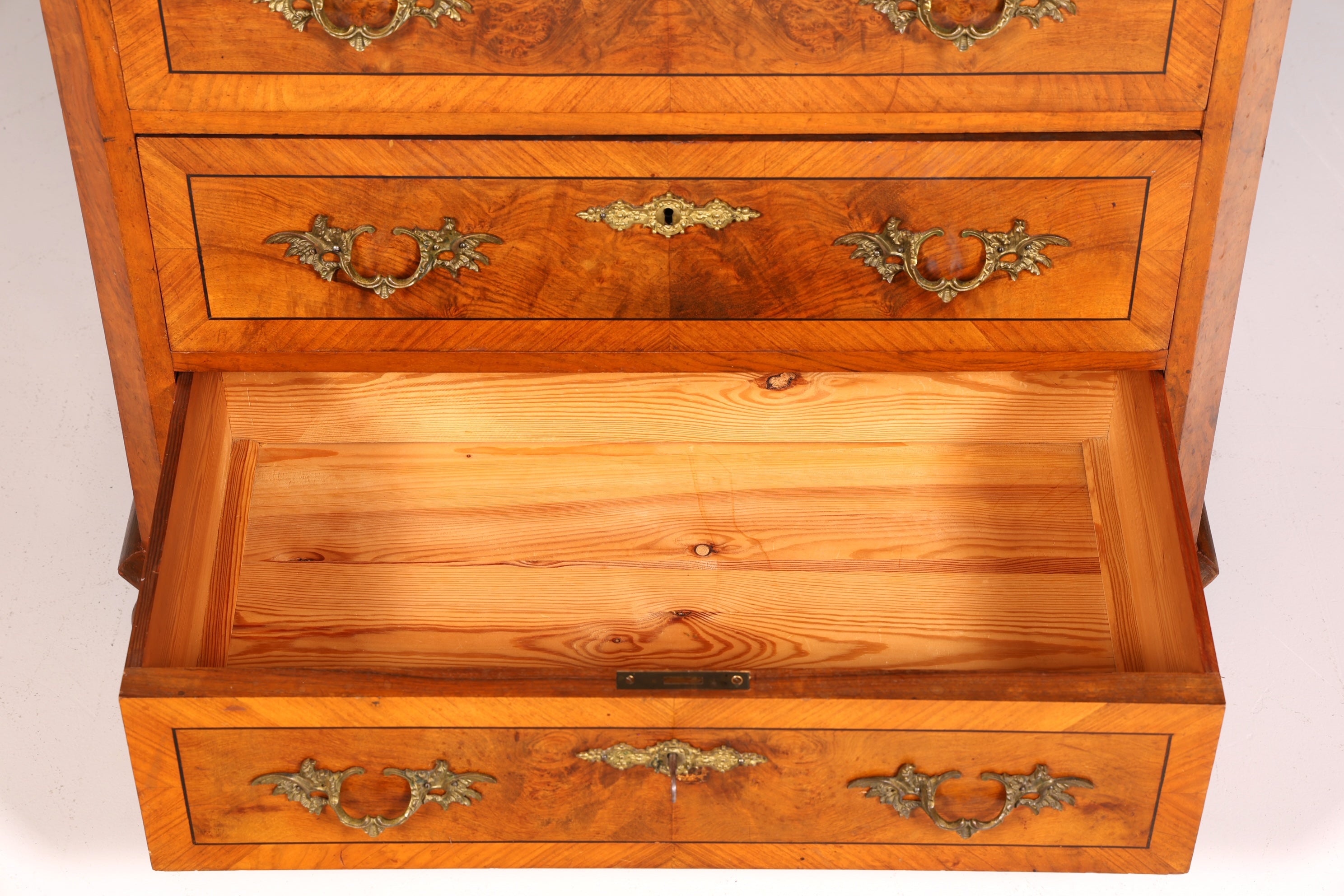 Wunderschöne Gründerzeit Kommode Louis Philippe Nussbaum Schubladenkommode Sideboard um 1880