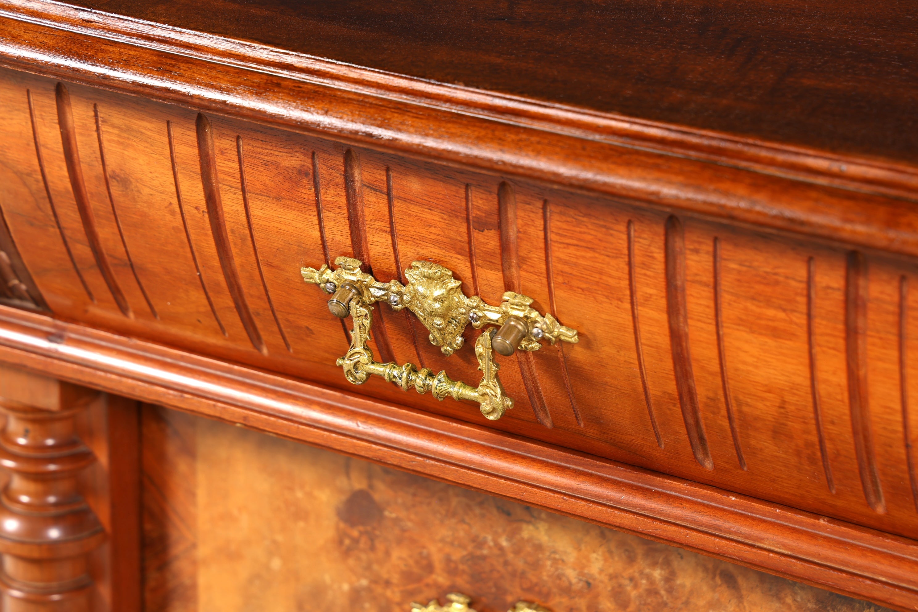 Beautiful Wilhelminian style chest of drawers Louis Philippe walnut drawers chest of drawers sideboard around 1880