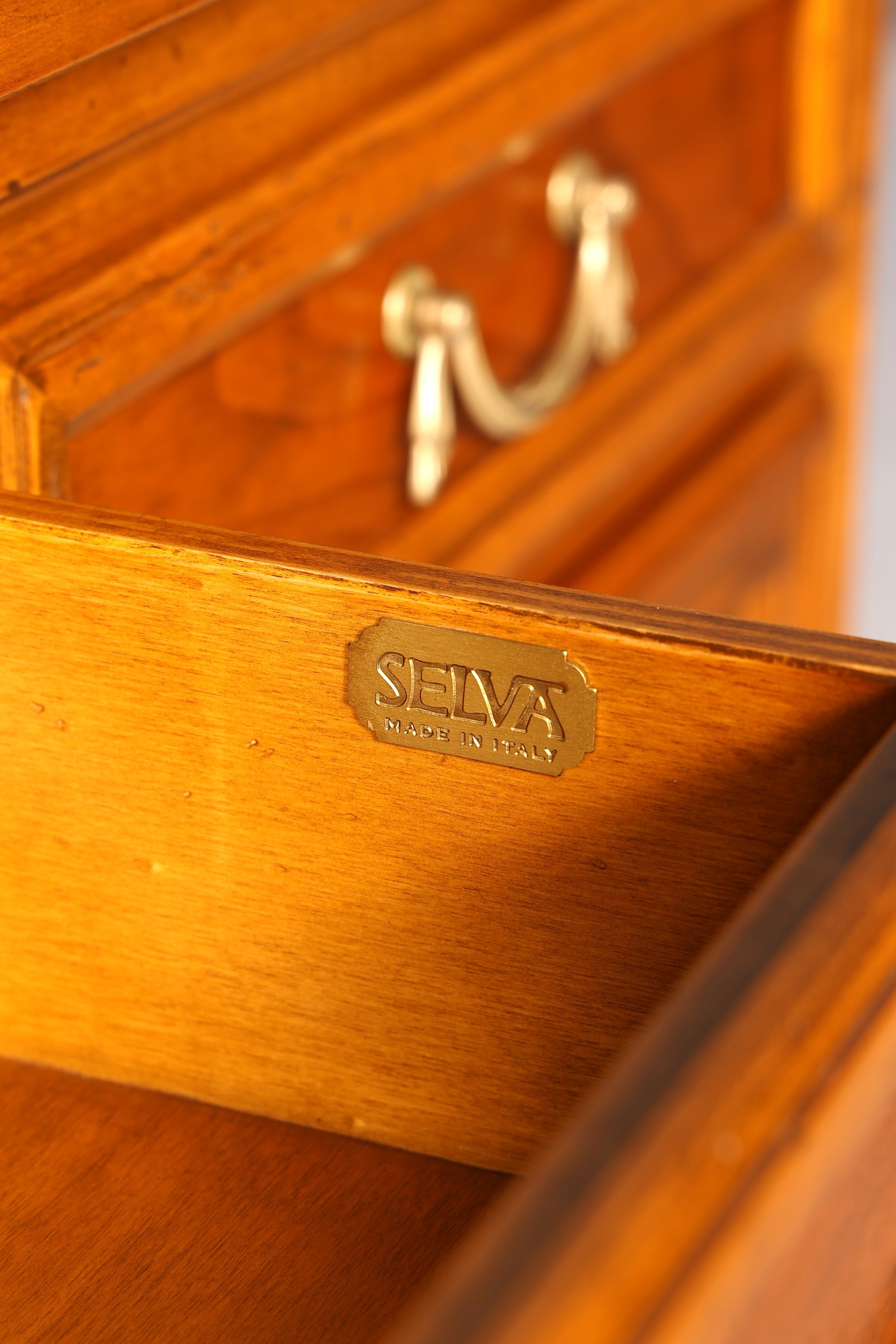 G225 Finish SELVA Wunderschönes Englisches Sideboard Eibe Schrank Antik Stil Buffetschrank Kommode (Kopie)