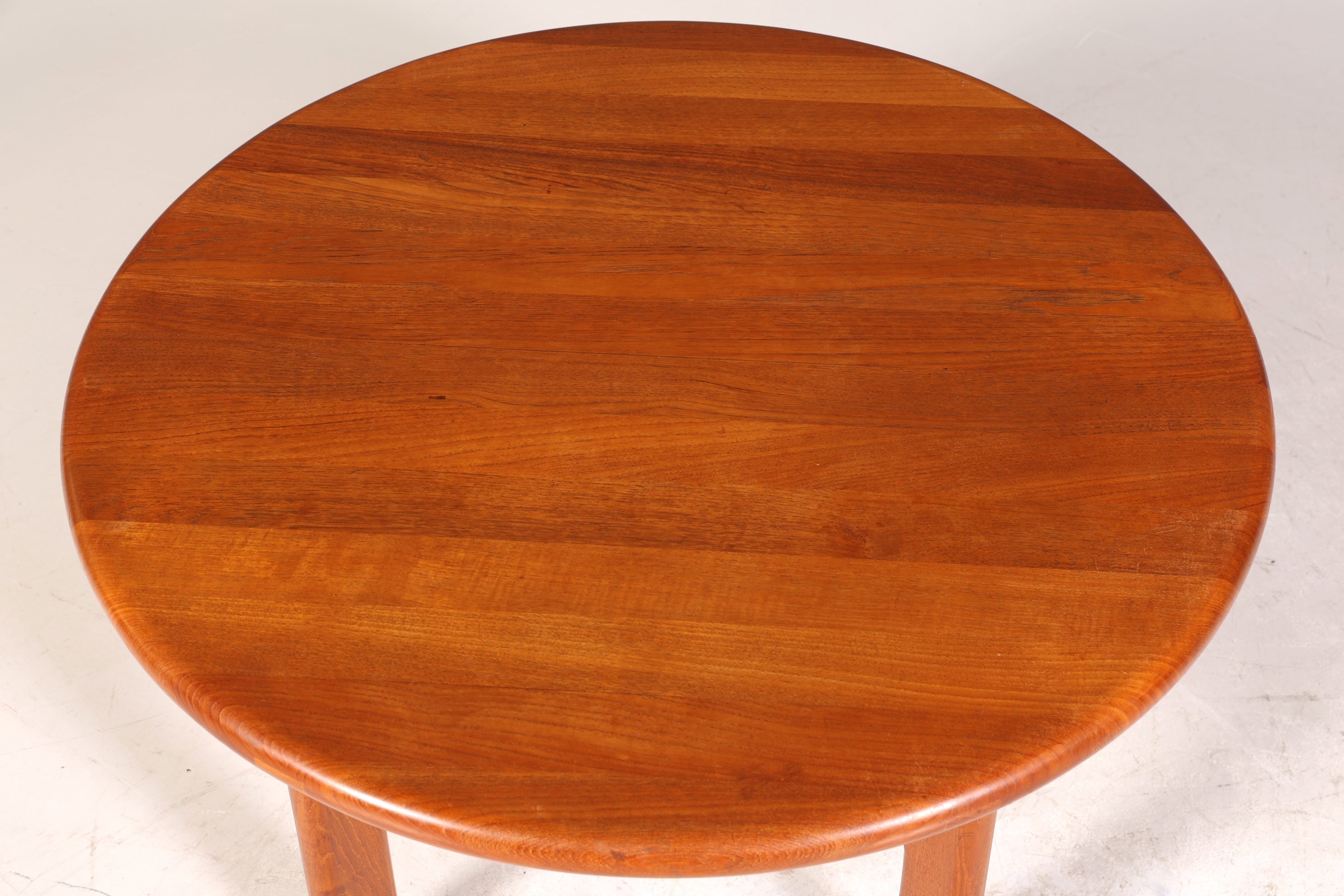 Wunderschöner Mid Century Tisch Danish Design Teak Holz Couchtisch Made in Denmark Ablagetisch