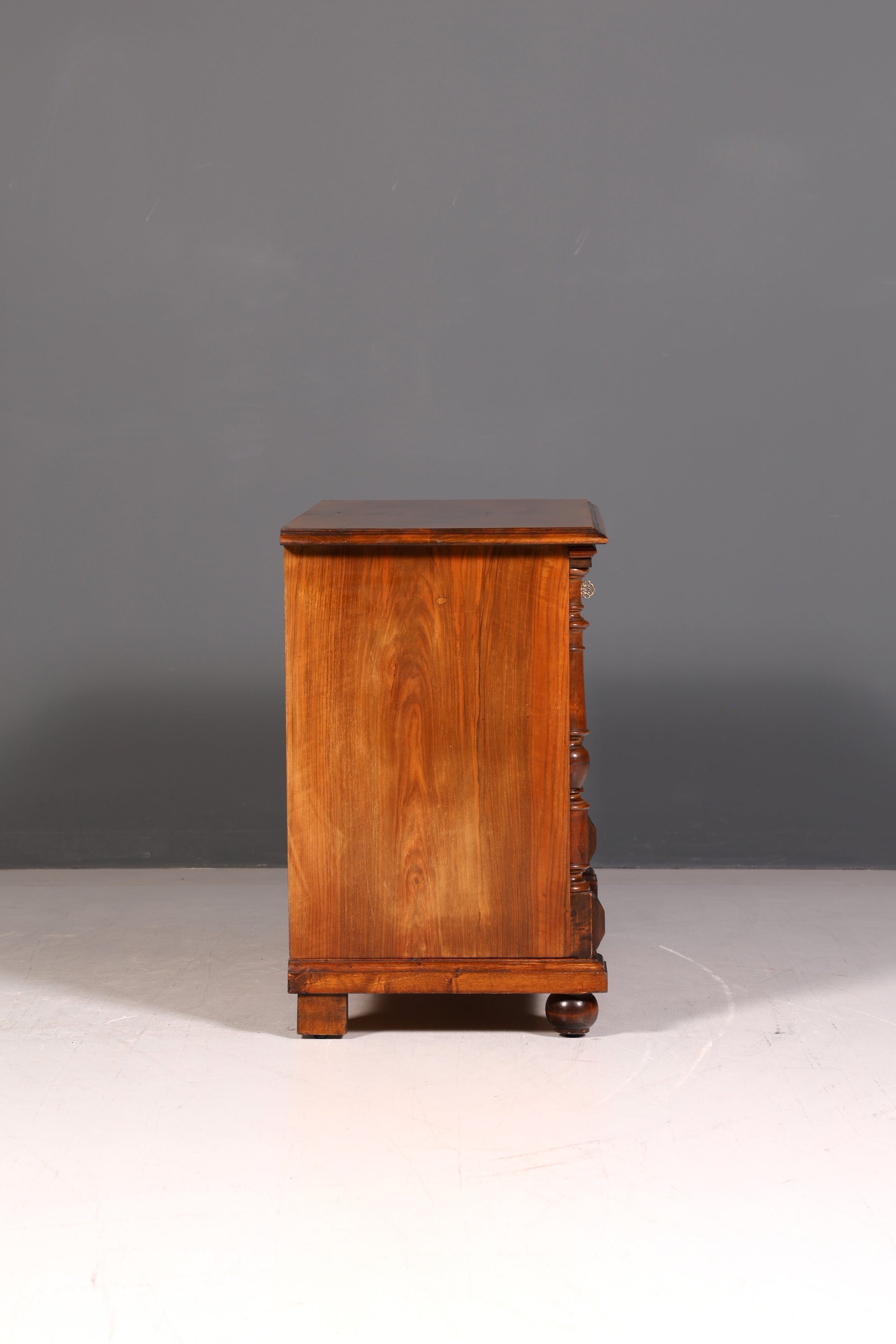 Wunderschöne Gründerzeit Kommode Louis Philippe Nussbaum Schubladenkommode Sideboard Antik um 1880