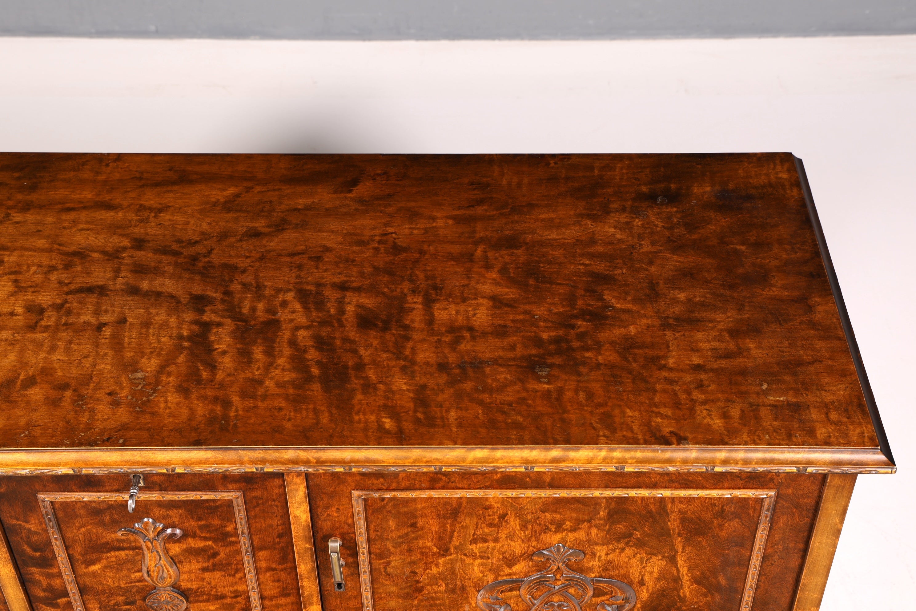 Wunderschönes Original Art Deco Sideboard Antik Schrank TV Kommode um 1930 Designklassiker