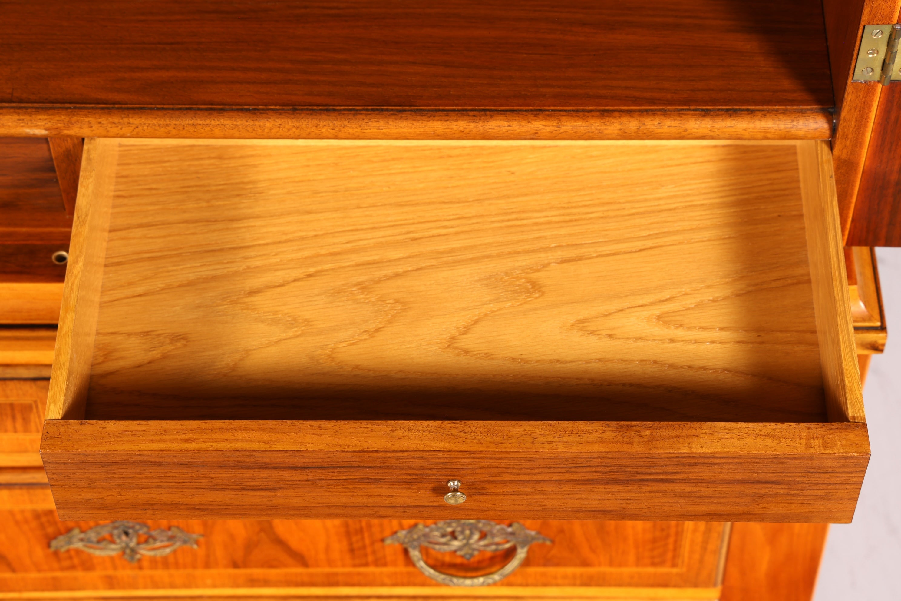 Wunderschöne Englische Vitrine Nussbaum Antik Bücherschrank Bibliothek Schubladen Massiv Holz Vintage