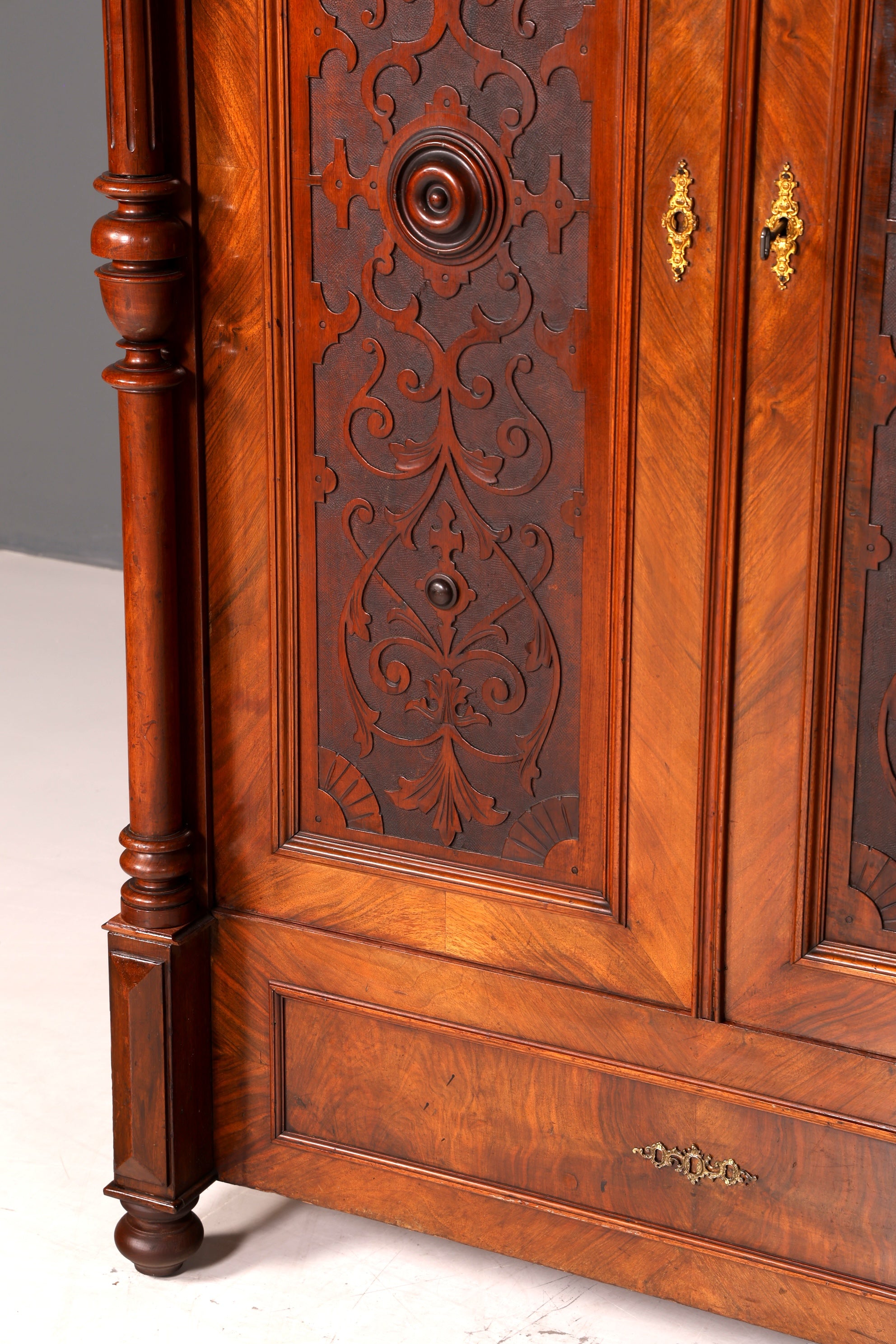 Beeindruckender Gründerzeit Schrank um 1880 Kleiderschrank Antik Jugendstil Wäscheschrank Dielenschrank