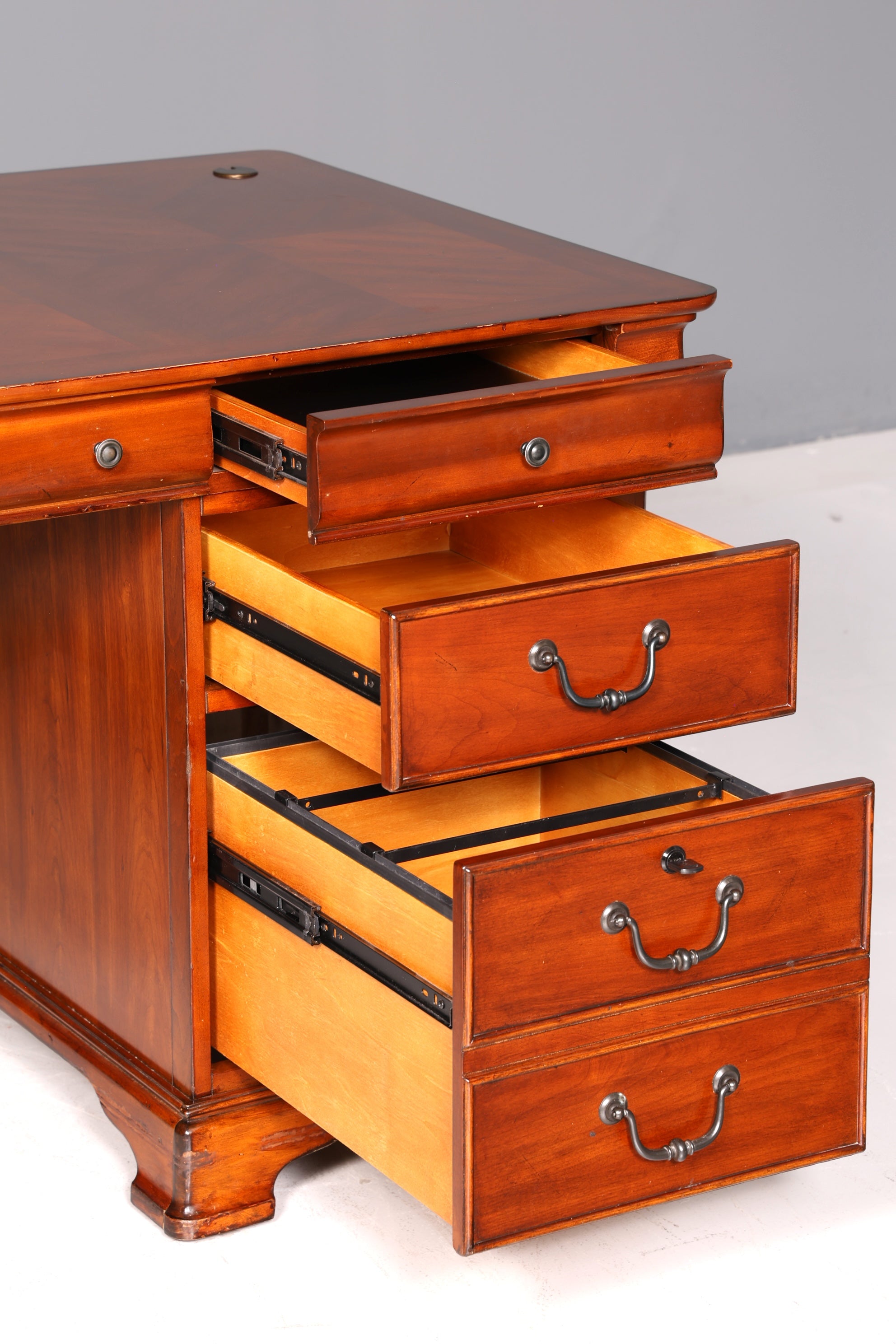 Wunderschöner Englischer Schreibtisch Liberty Furniture Bürotisch Antik Office Desk