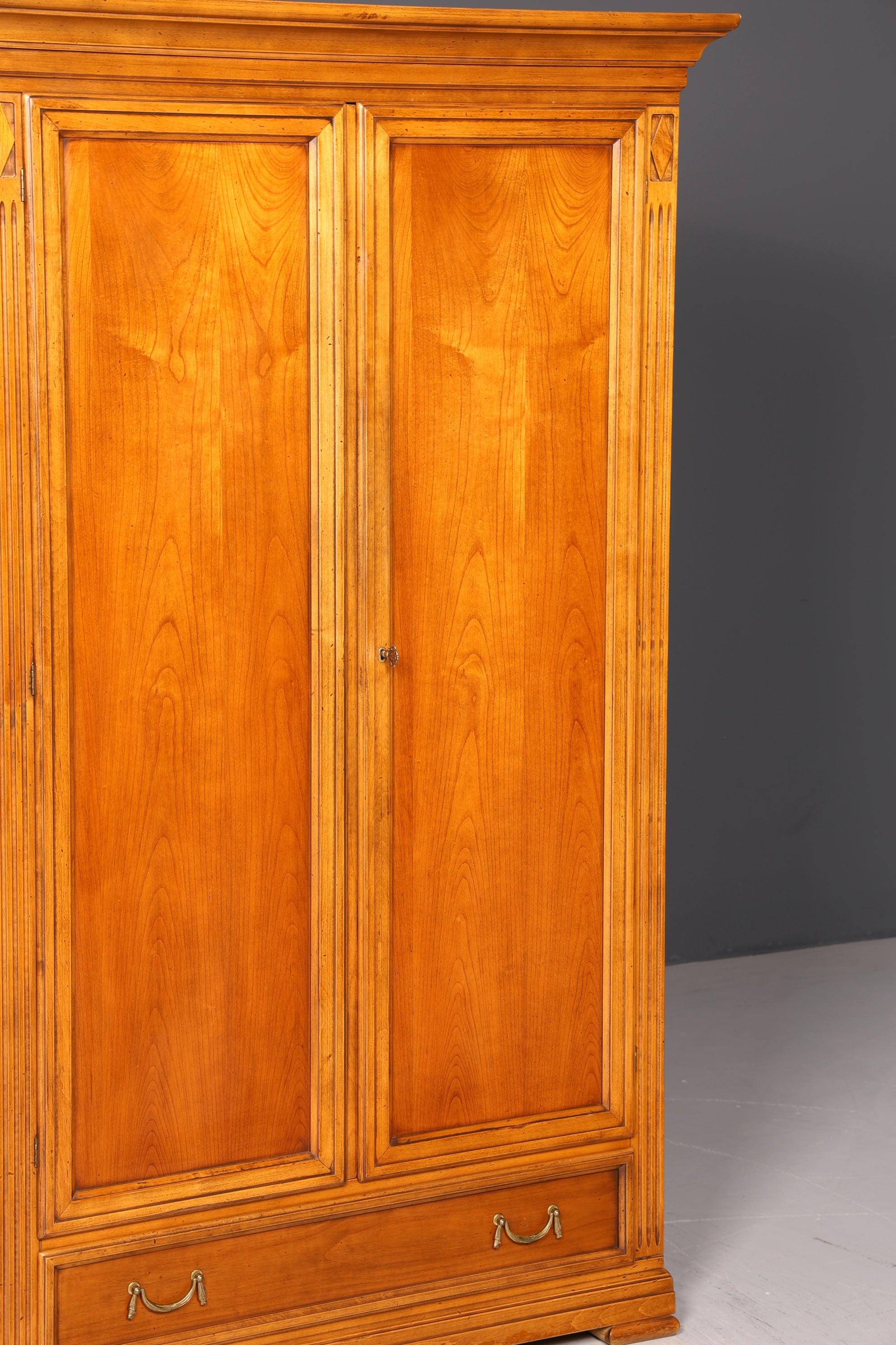 Traumhafter Original Selva Schrank Villa Borghese Antik Stil Massiv Holz Dielenschrank Kleiderschrank