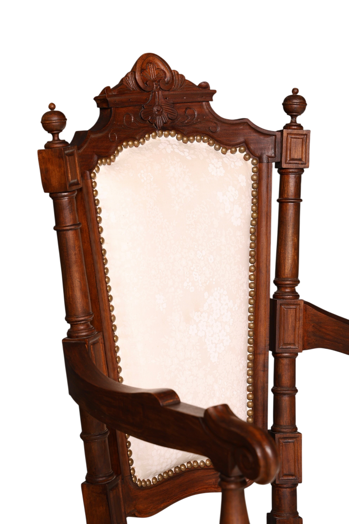 Hauptstadt Möblerei Neorenaissance Armlehnstuhl aus dunklem Holz mit geschnitztem Rahmen und hellem Polsterbezug