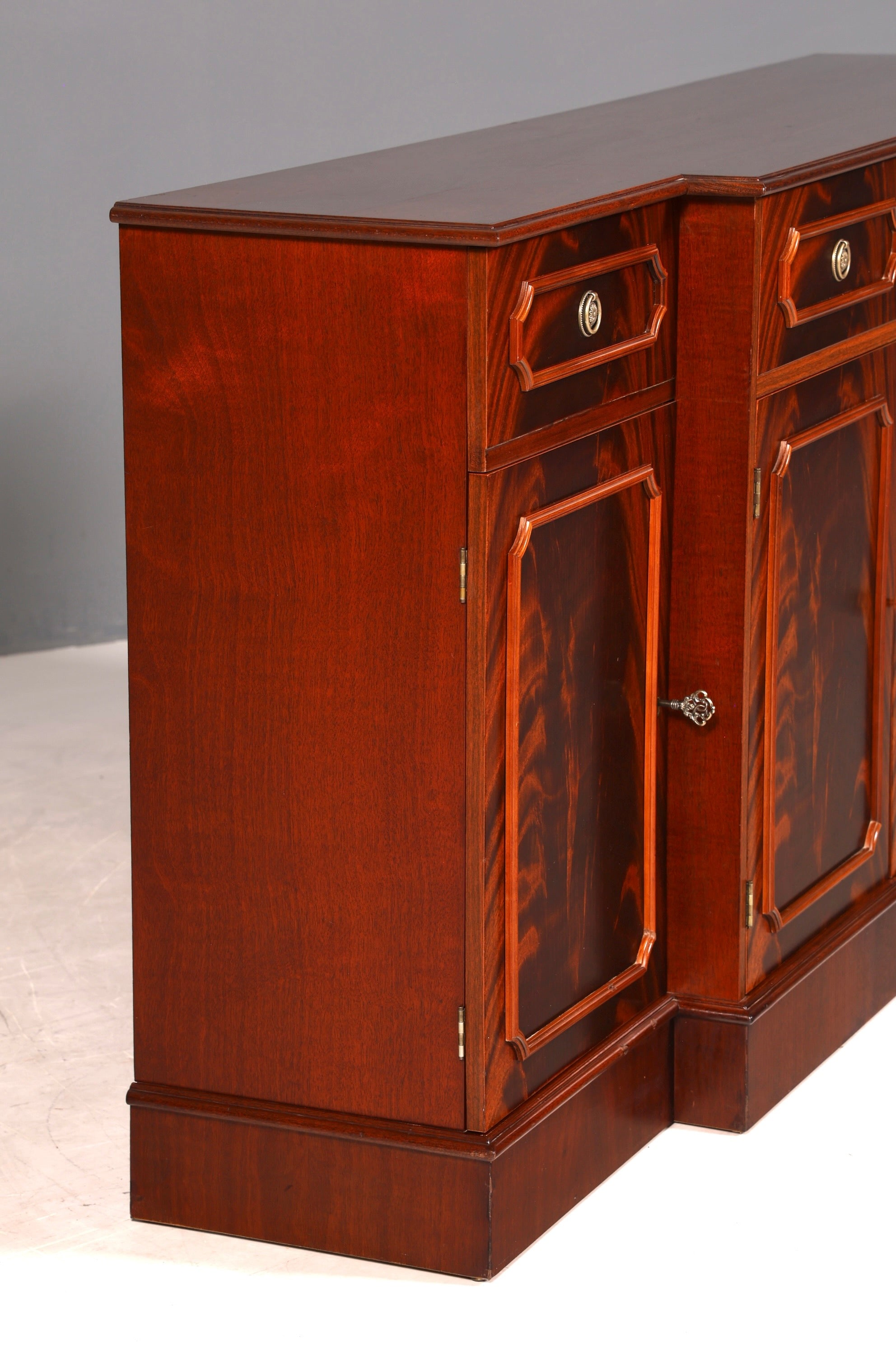 G326 Finish Wunderschönes Englisches Sideboard Mahagoni Schrank Antik 60s Buffetschrank Kommode (Kopie)