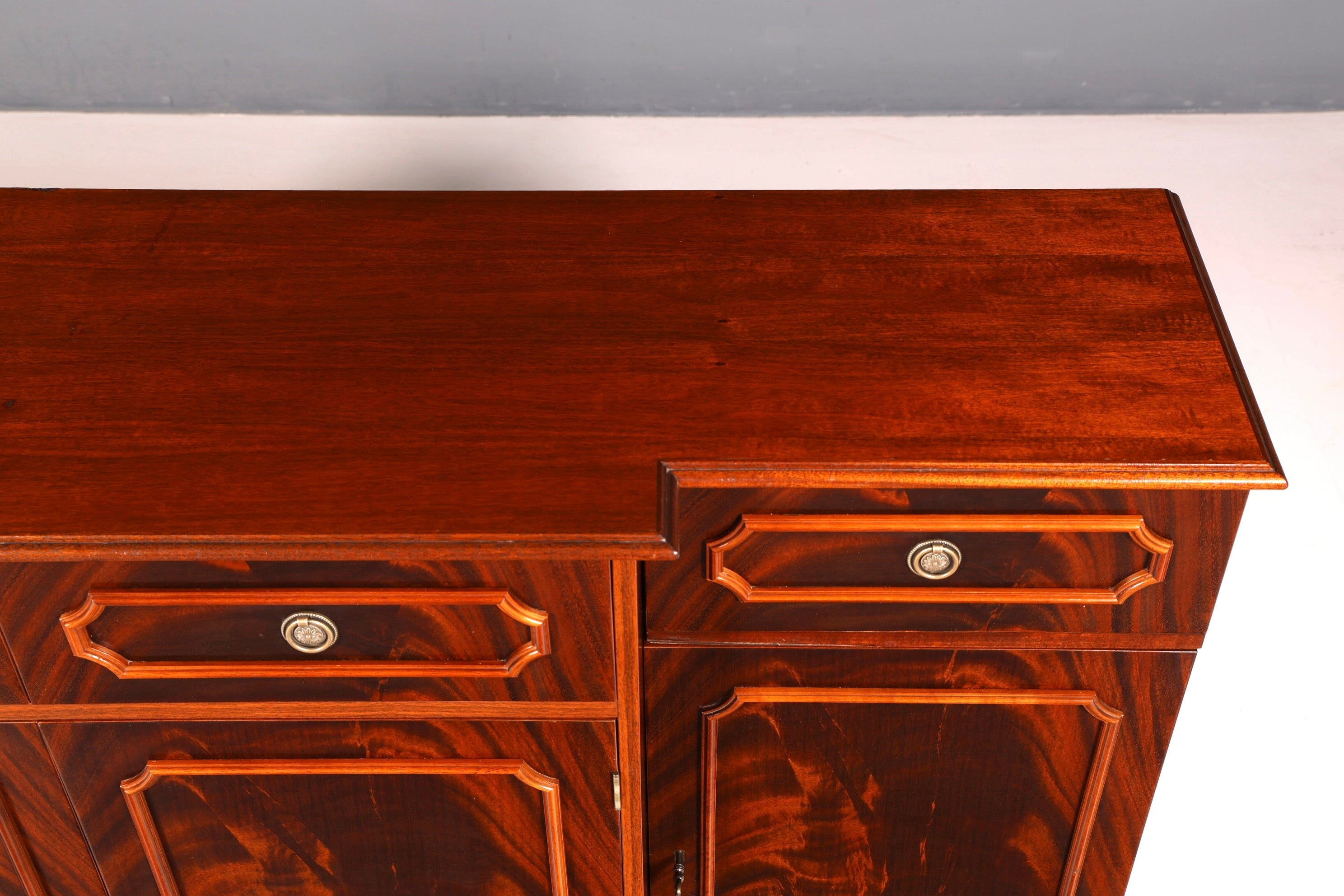 G326 Finish Wunderschönes Englisches Sideboard Mahagoni Schrank Antik 60s Buffetschrank Kommode (Kopie)