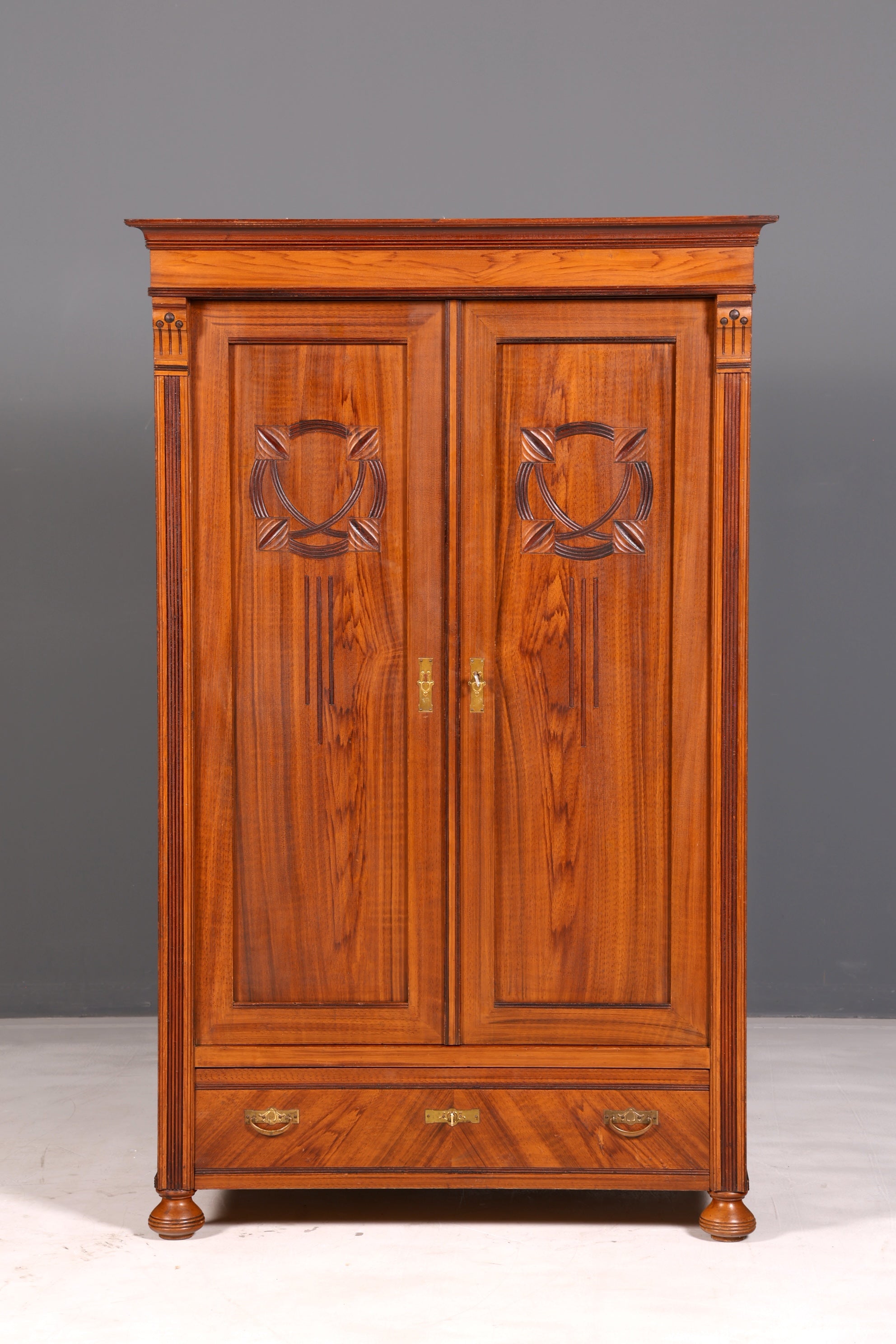 Prachtige antieke Jugendstil-kast uit circa 1880, eiken, kledingkast, hal kast, linnenkast, massief hout