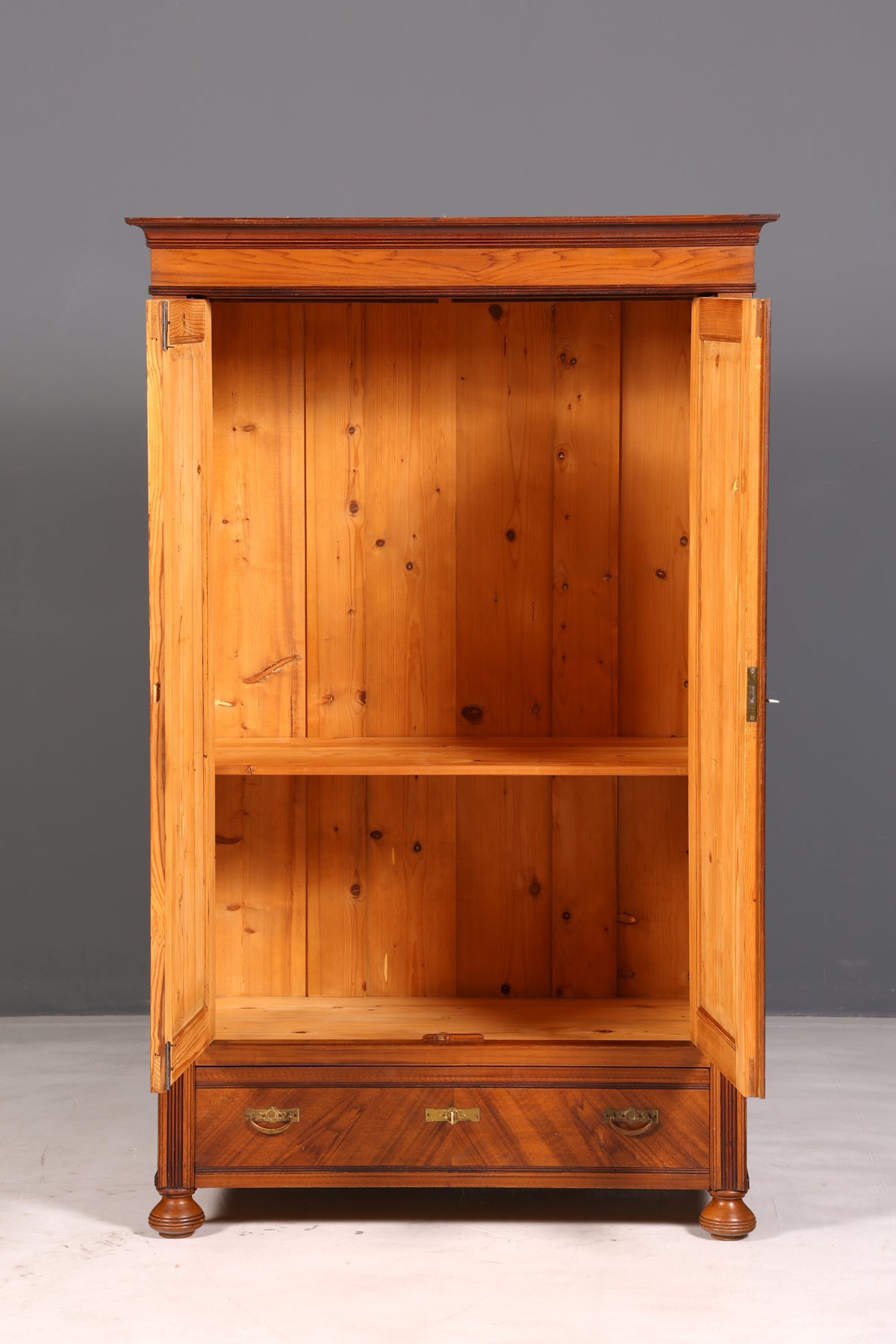 Prachtige antieke Jugendstil-kast uit circa 1880, eiken, kledingkast, hal kast, linnenkast, massief hout