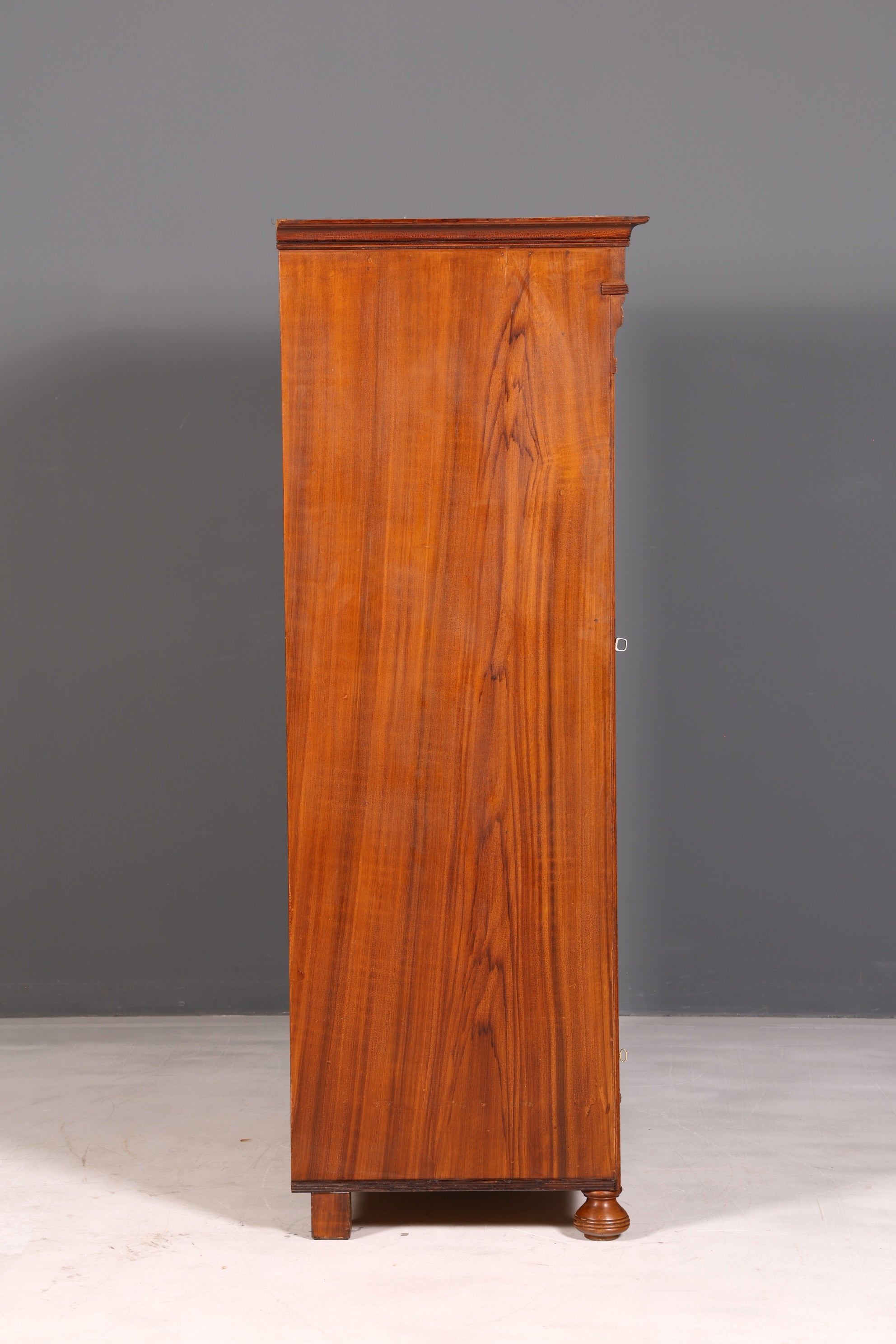 Prachtige antieke Jugendstil-kast uit circa 1880, eiken, kledingkast, hal kast, linnenkast, massief hout