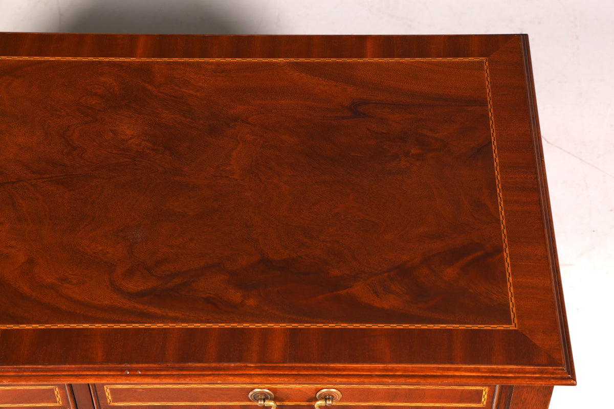 Prachtige Engelse salontafel van mahonie, bijzettafel van echt hout, aflegtafel, woonkamertafel
